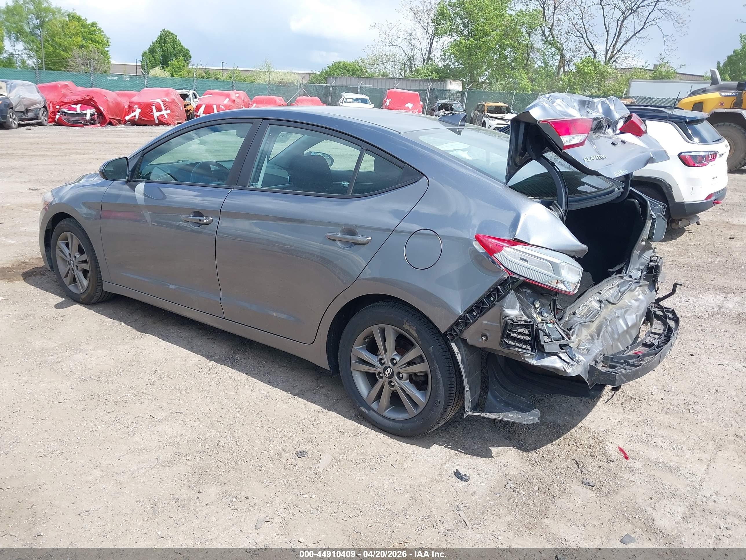 HYUNDAI ELANTRA image 3