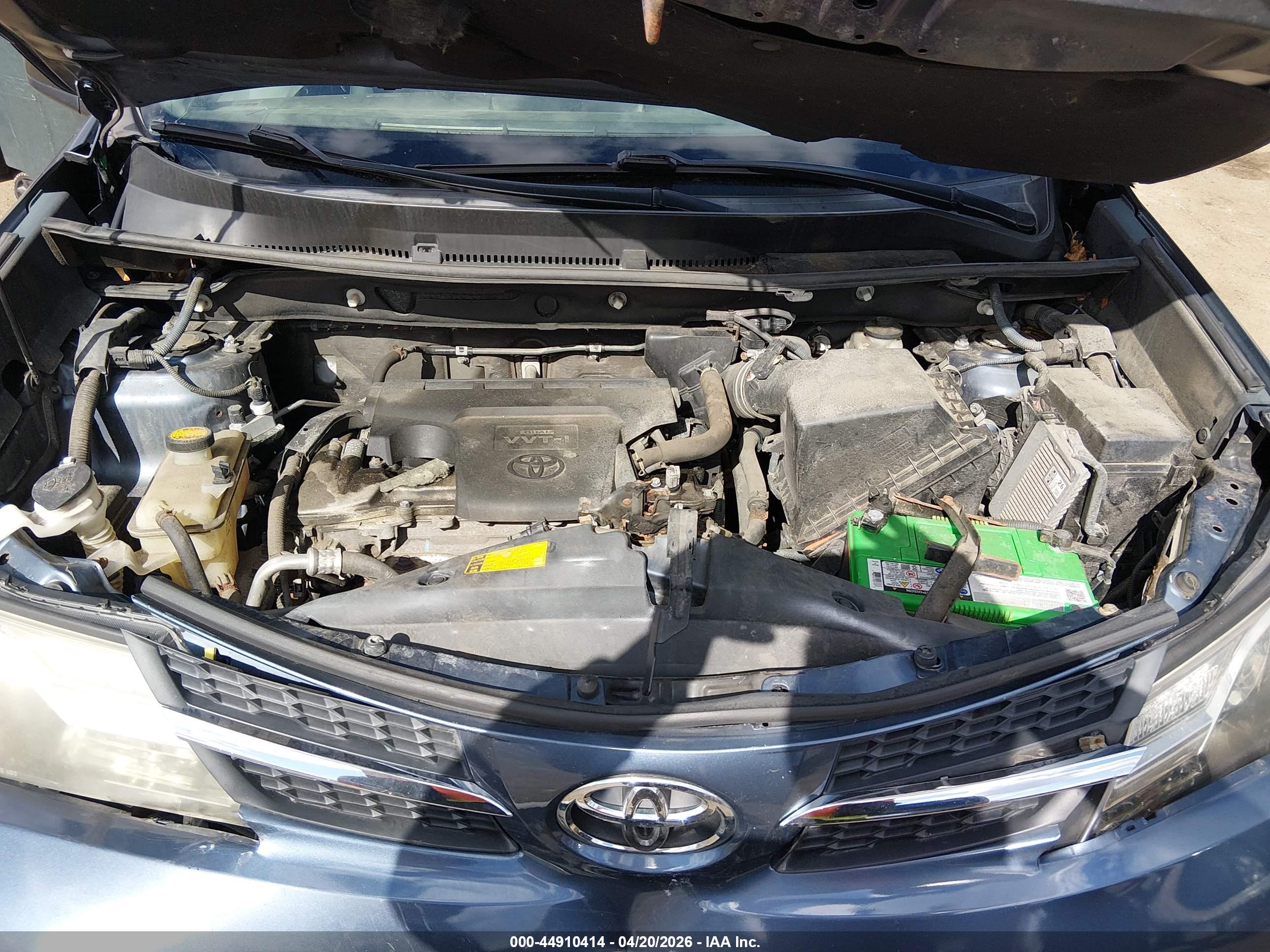 TOYOTA RAV4 image 10