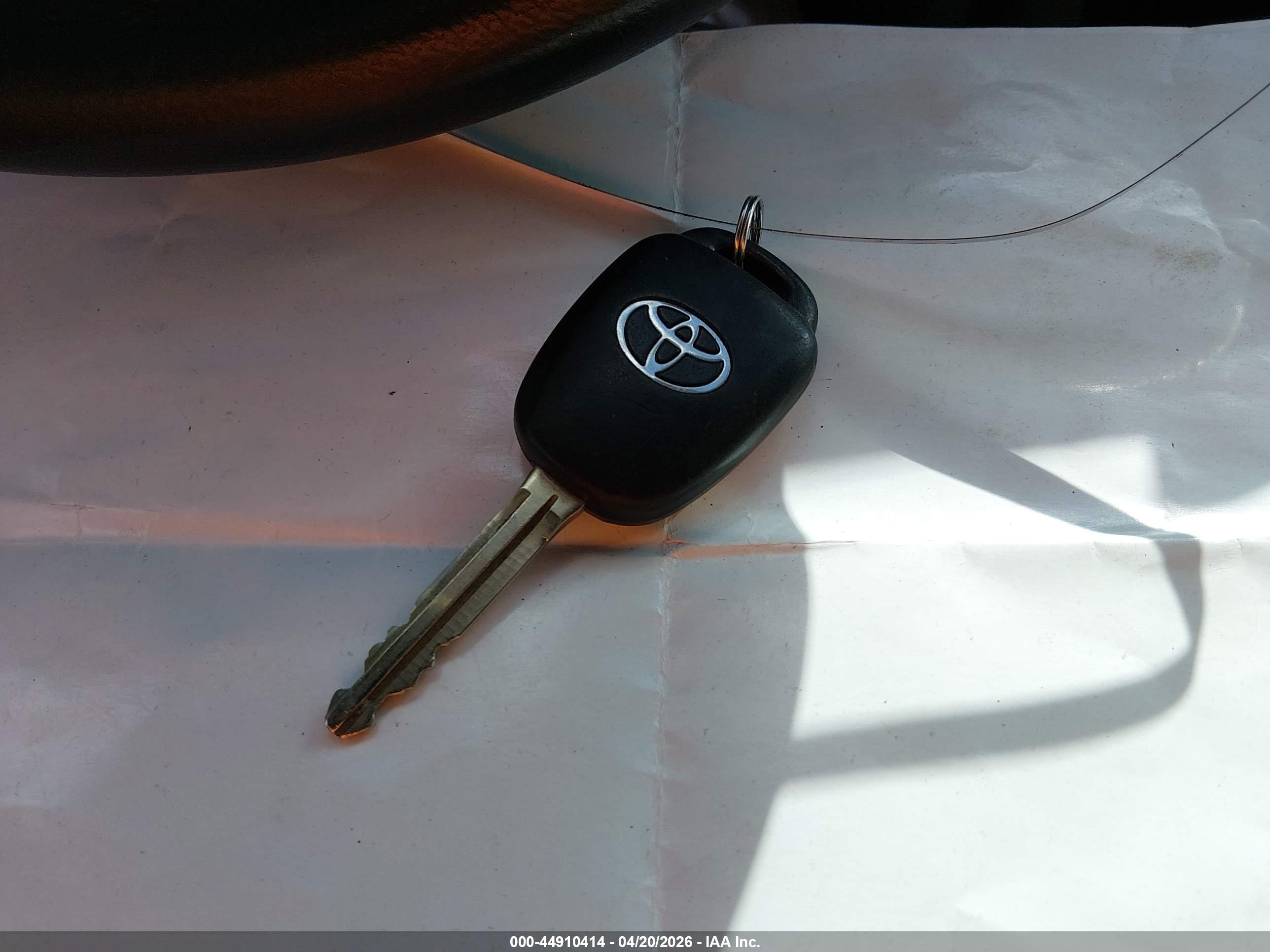 TOYOTA RAV4 image 11