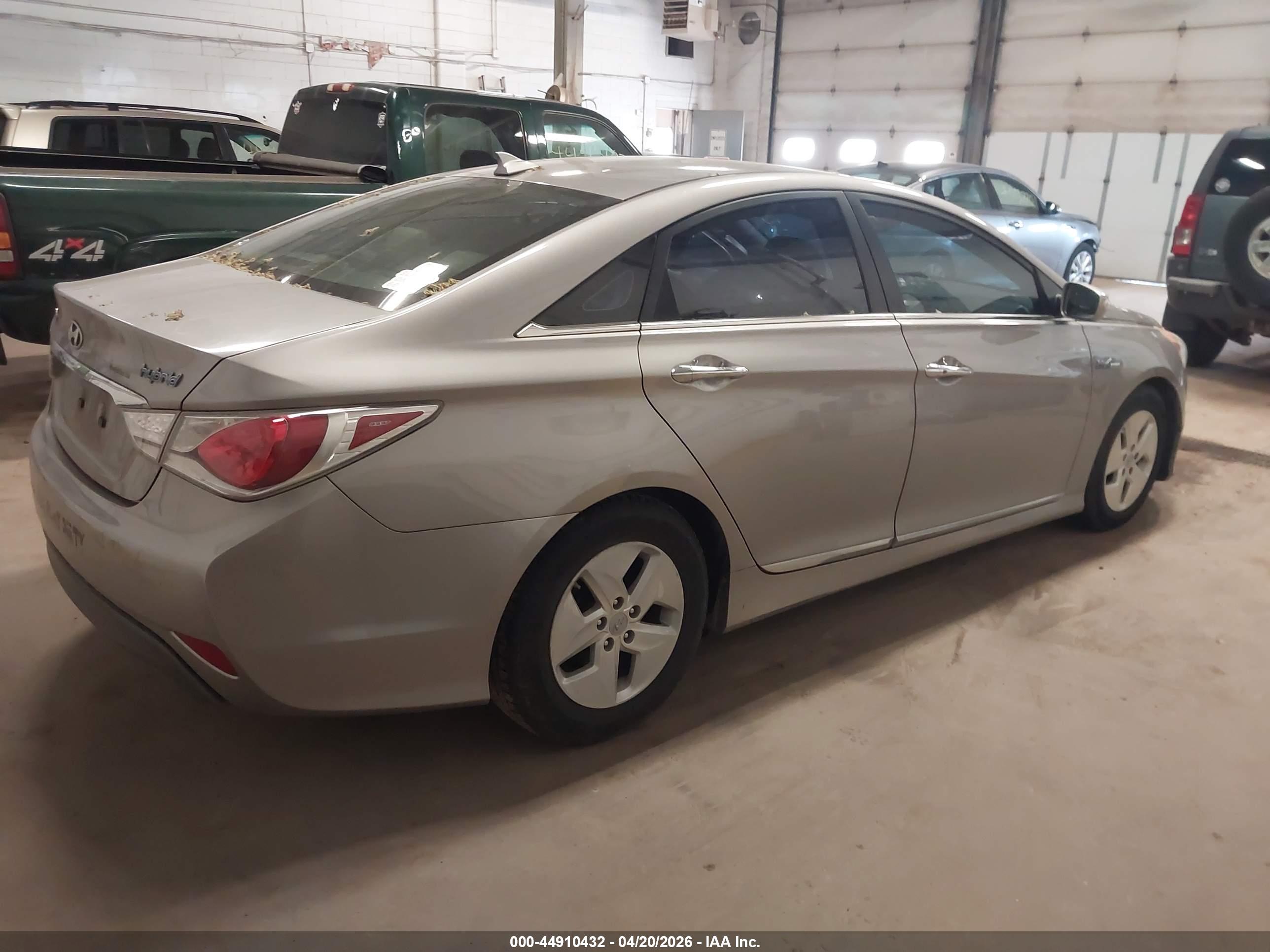 HYUNDAI SONATA image 4