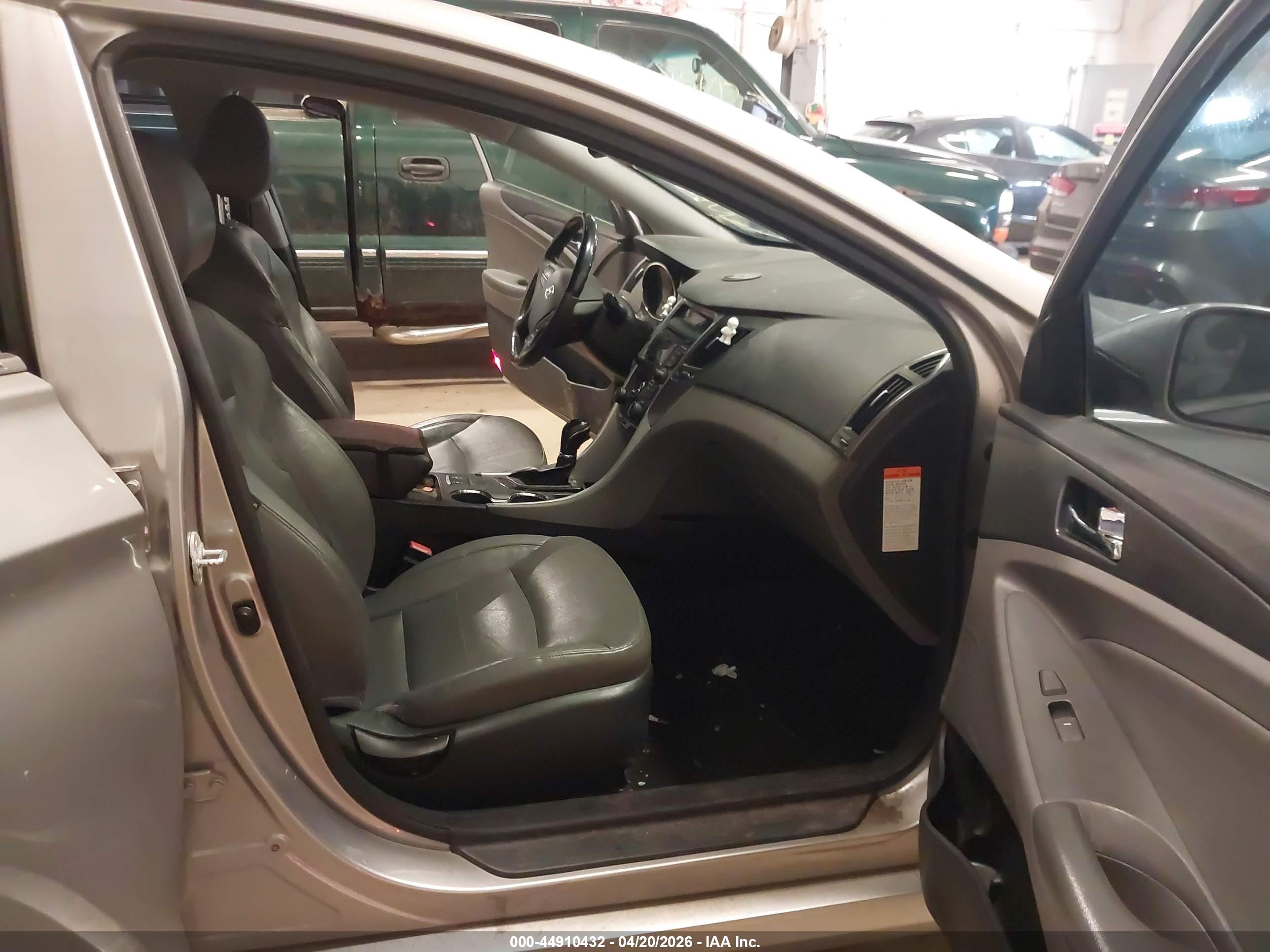 HYUNDAI SONATA image 5