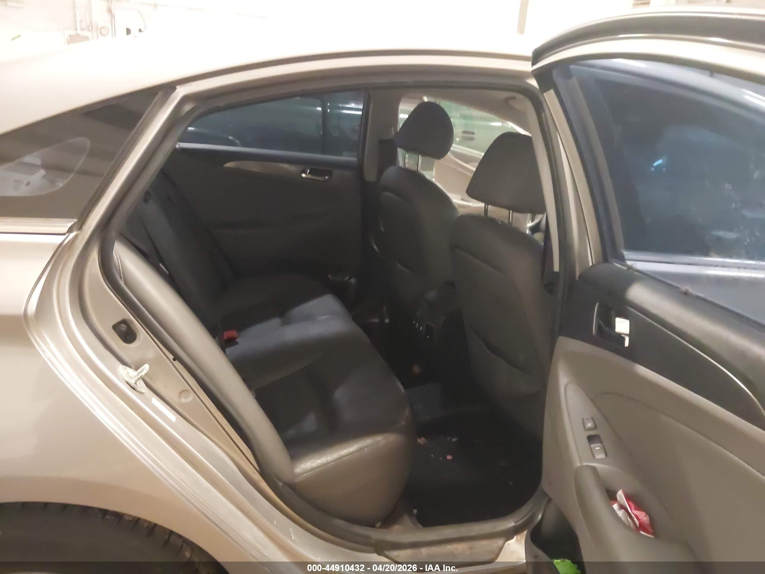 HYUNDAI SONATA image 8
