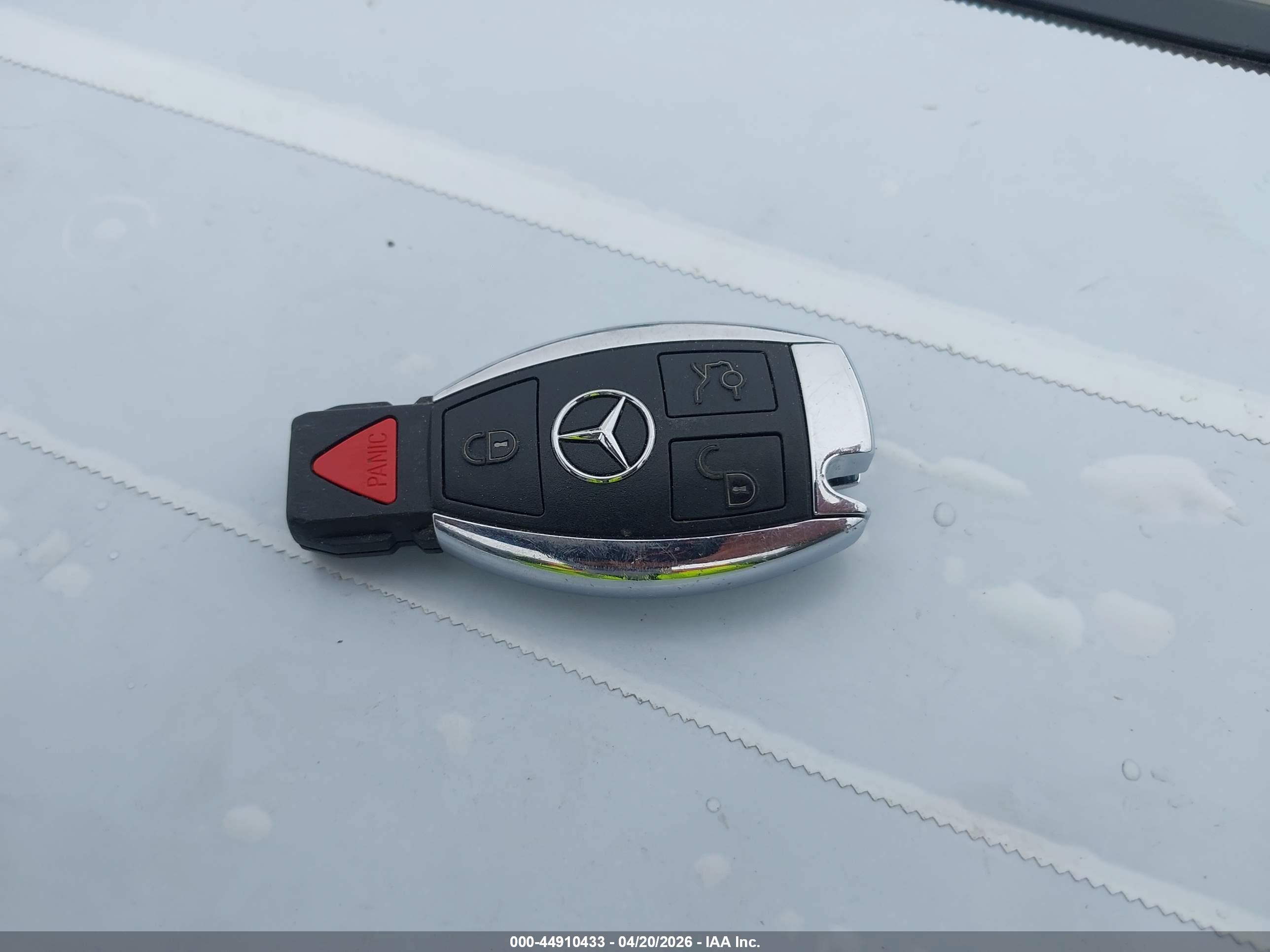 MERCEDES-BENZ E image 11
