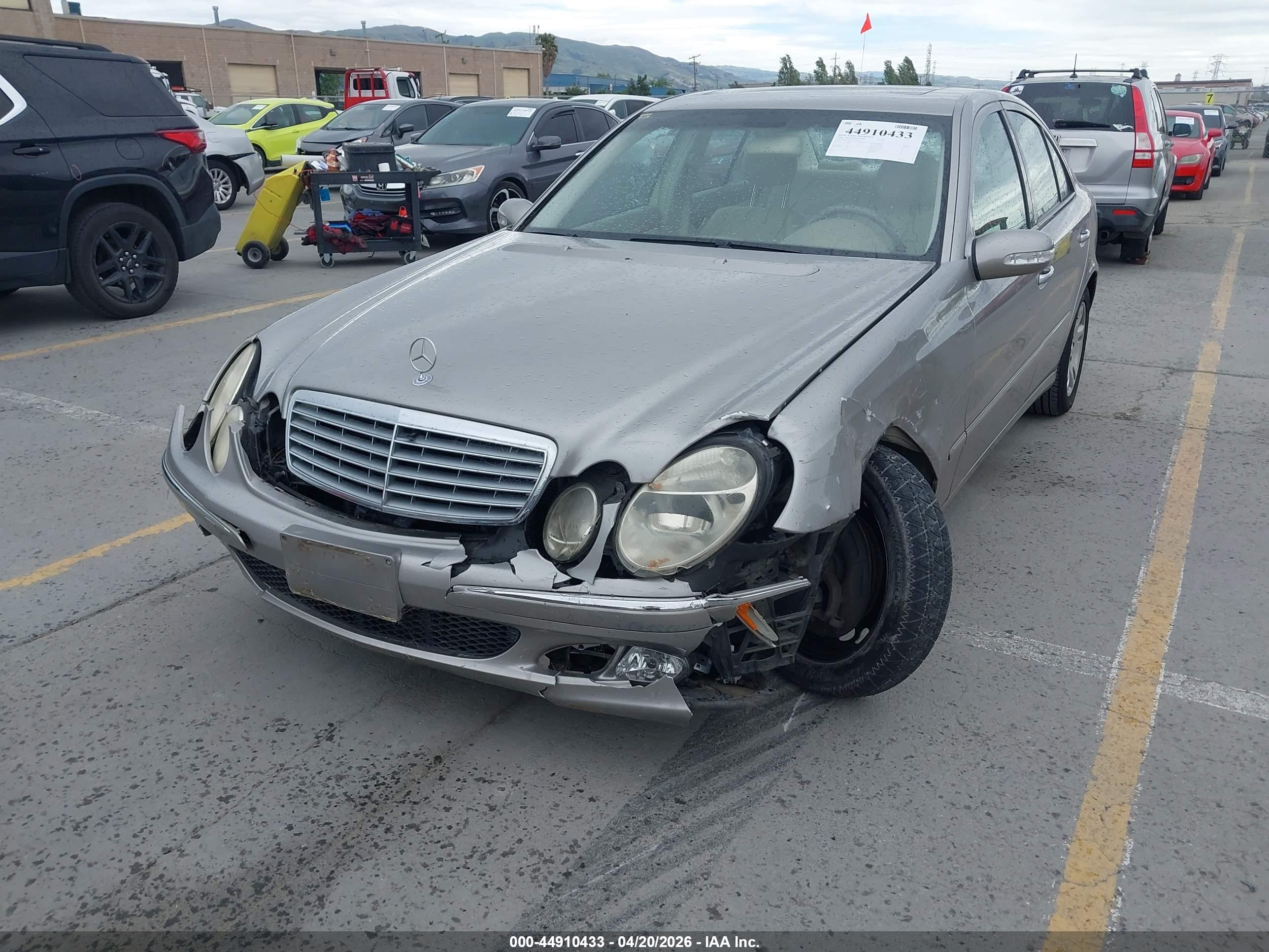 MERCEDES-BENZ E image 6