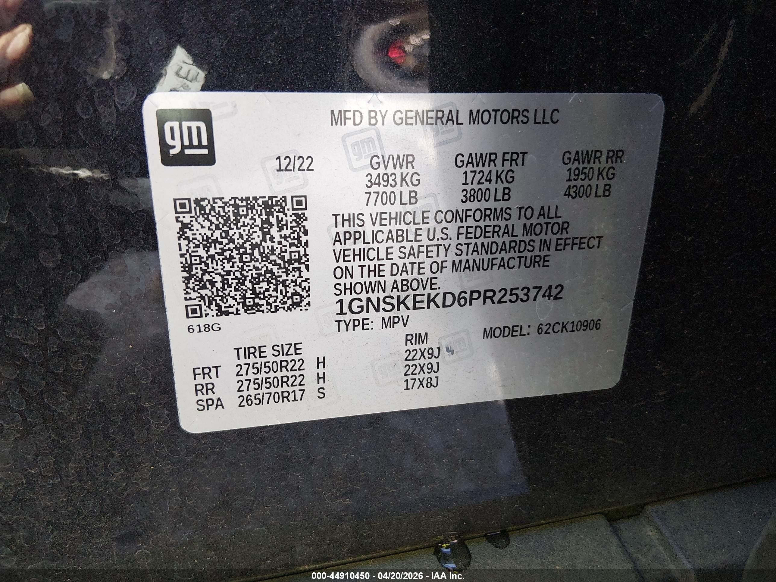 CHEVROLET SUBURBAN image 9