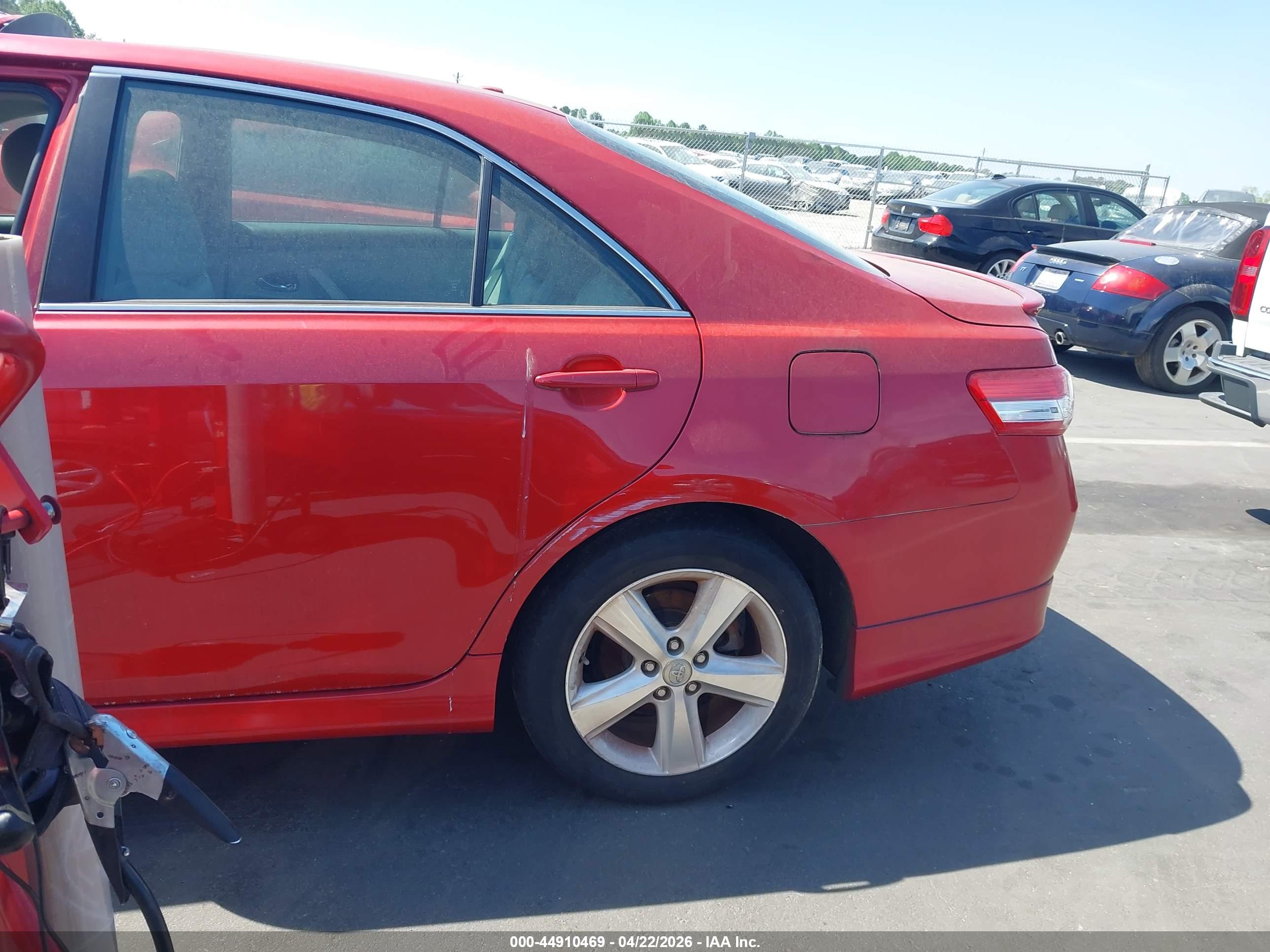 TOYOTA CAMRY image 6