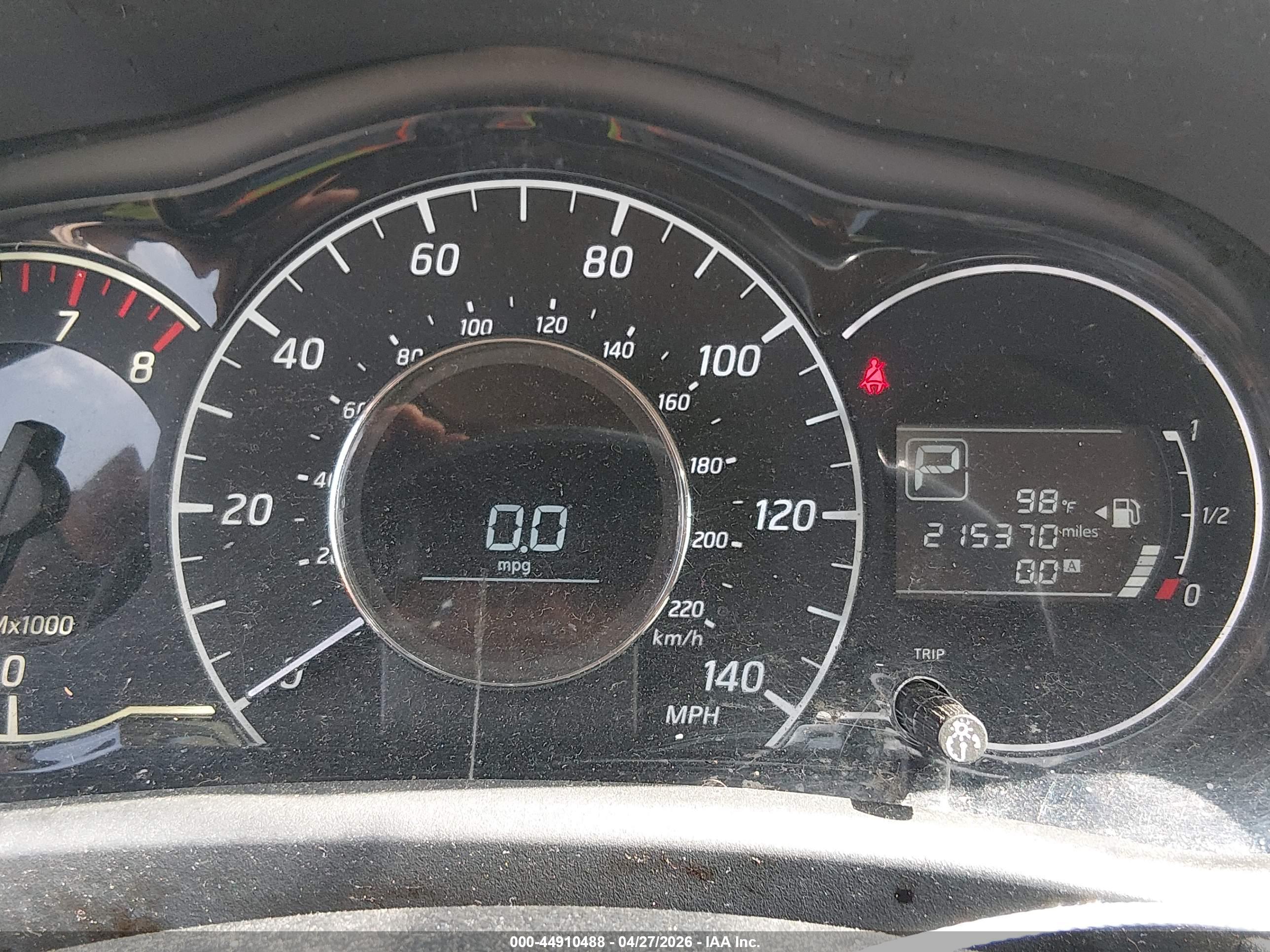 NISSAN VERSA image 7