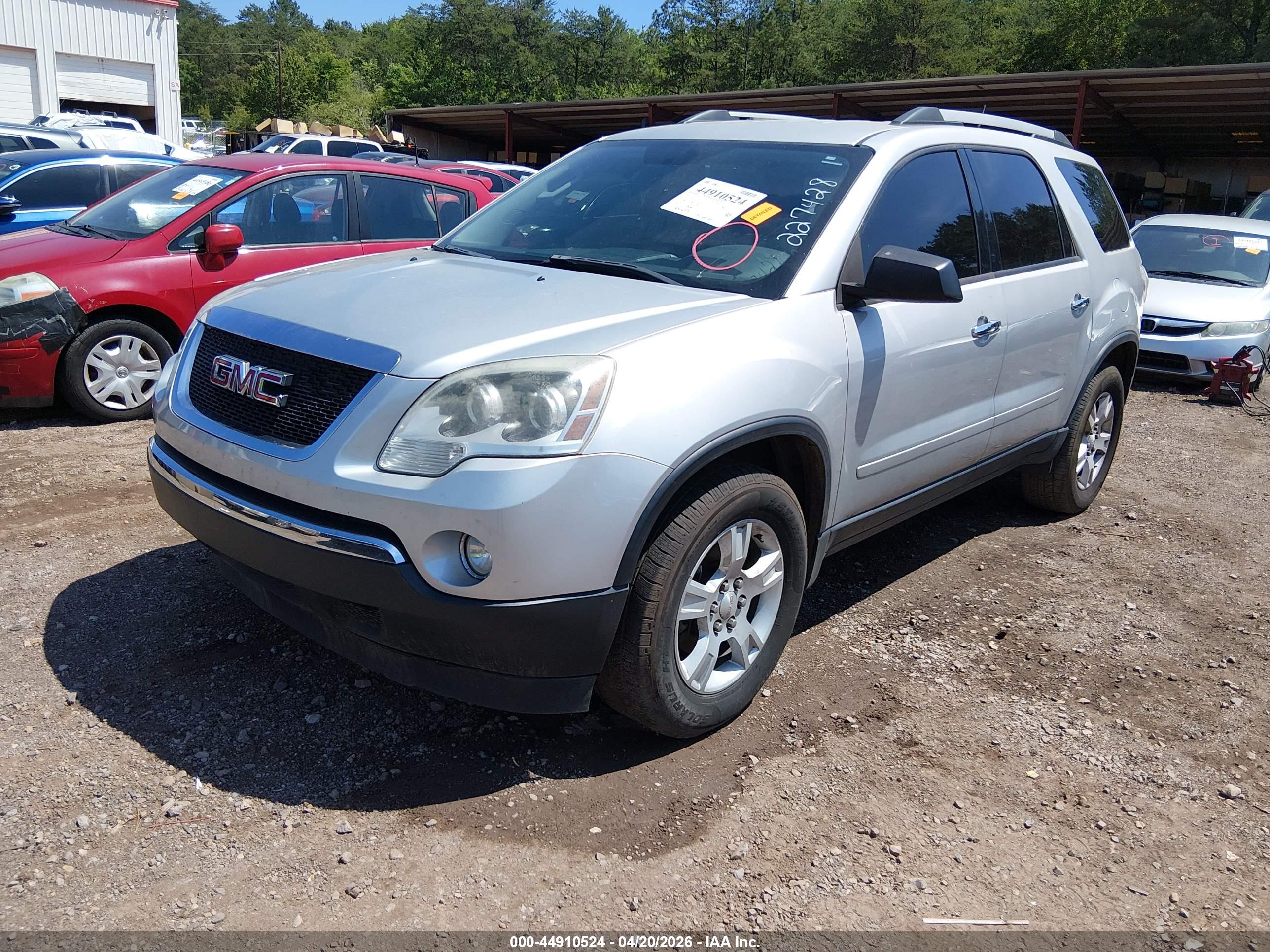 GMC ACADIA image 2