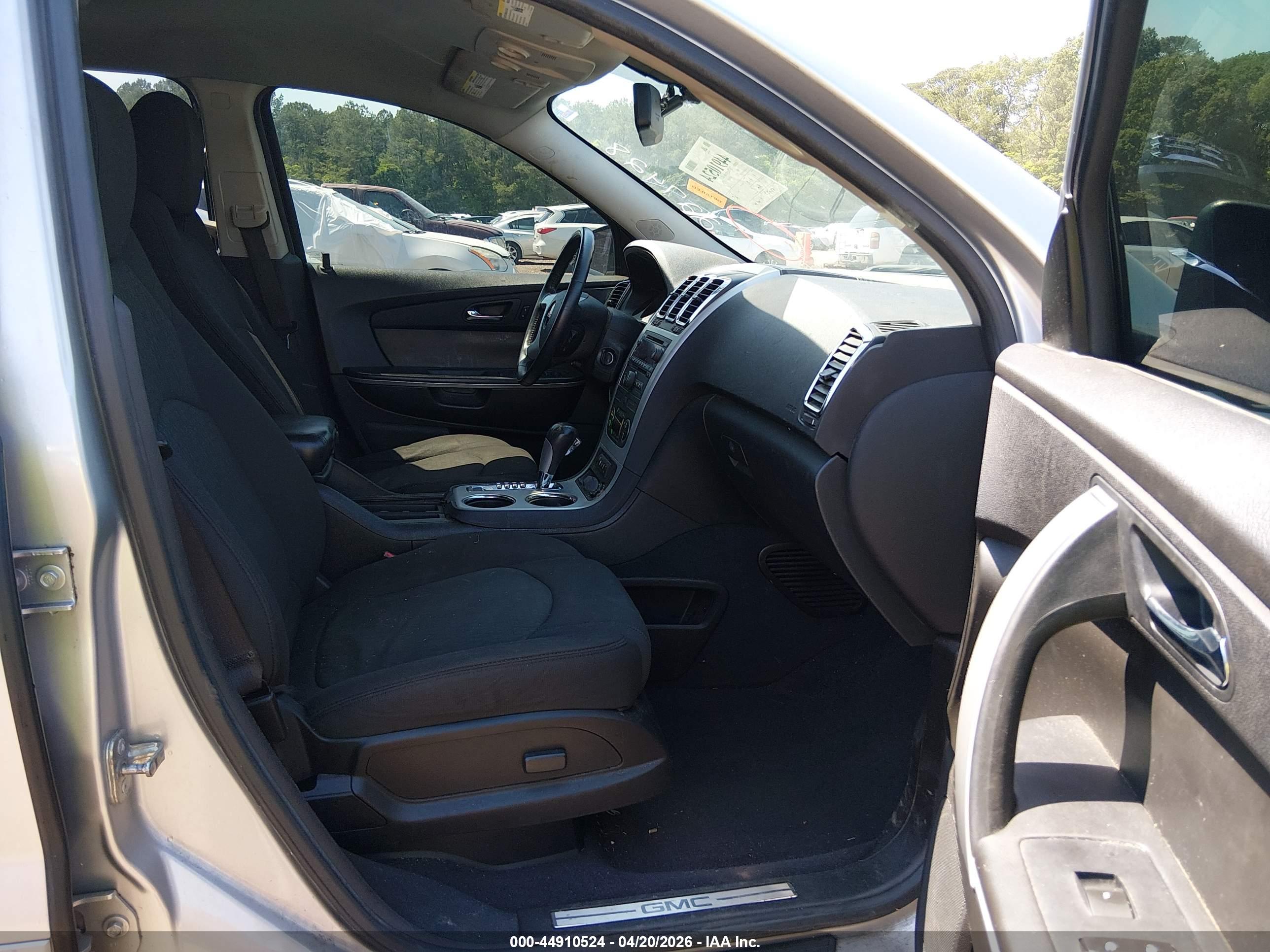 GMC ACADIA image 5