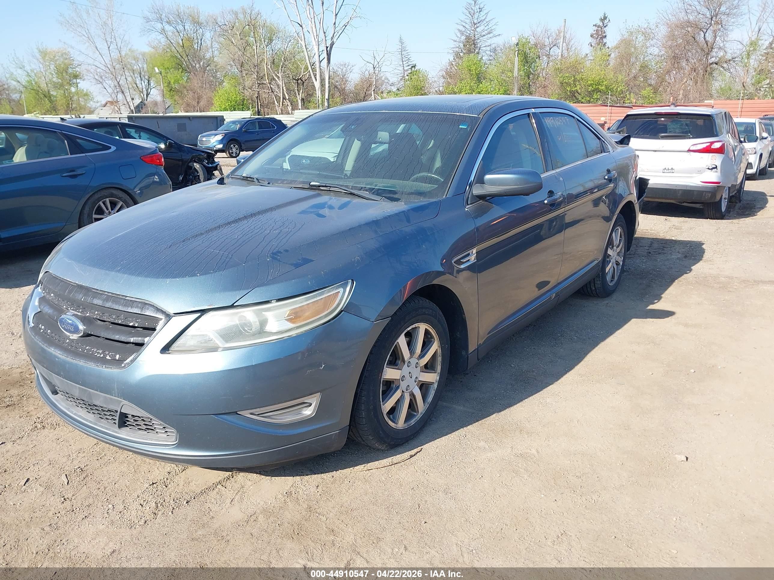 FORD TAURUS image 2