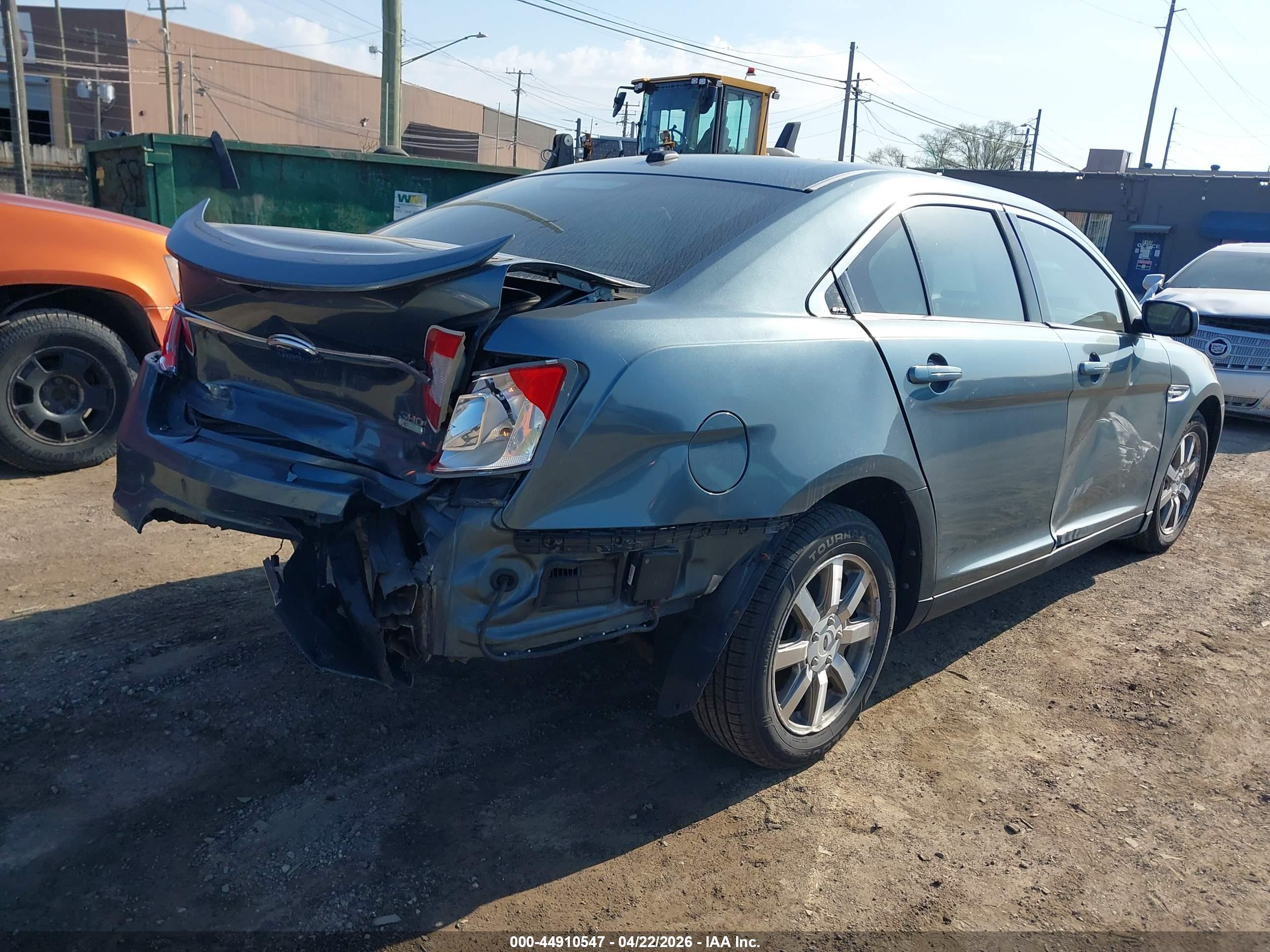 FORD TAURUS image 4