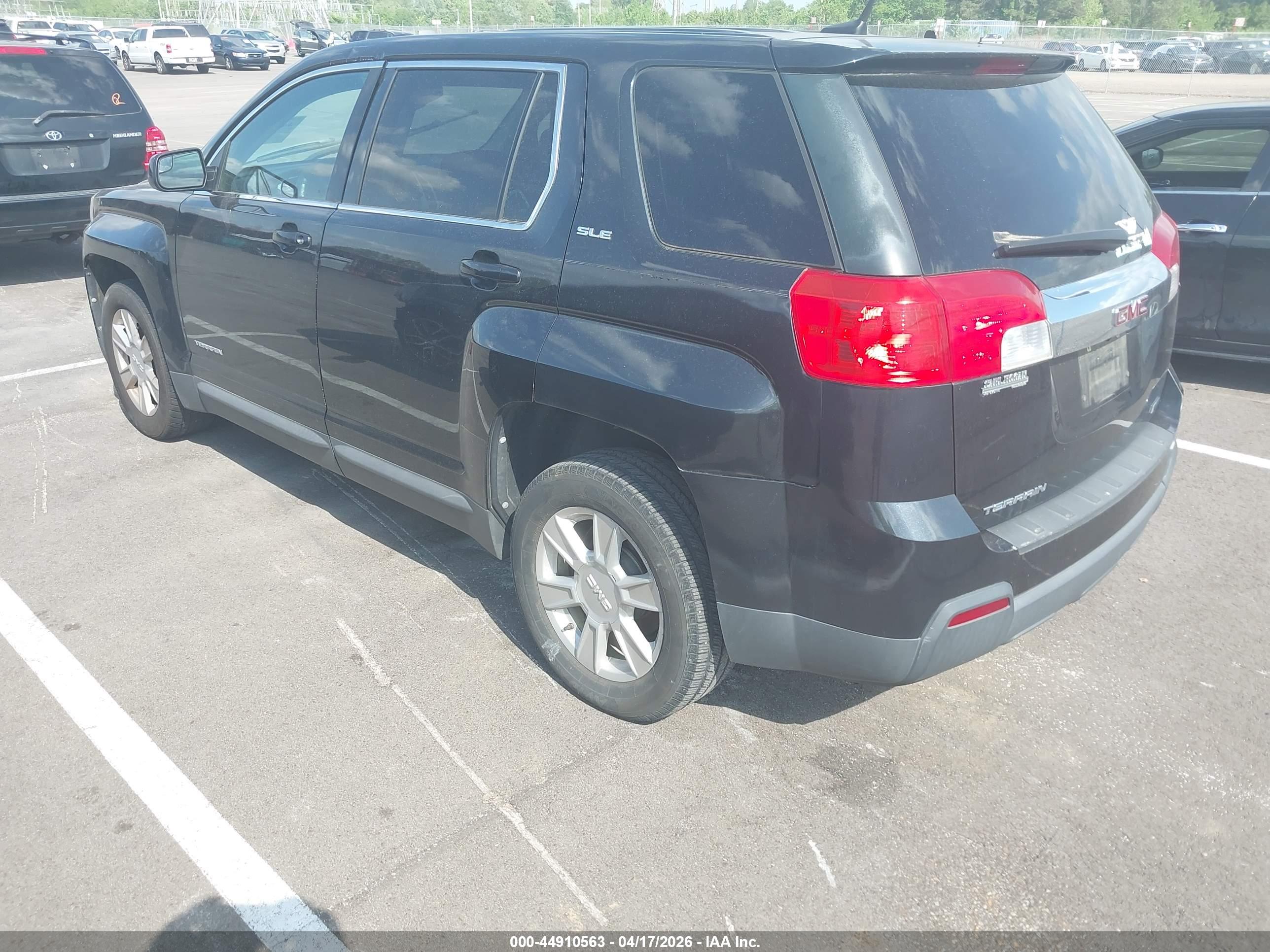 GMC TERRAIN image 3