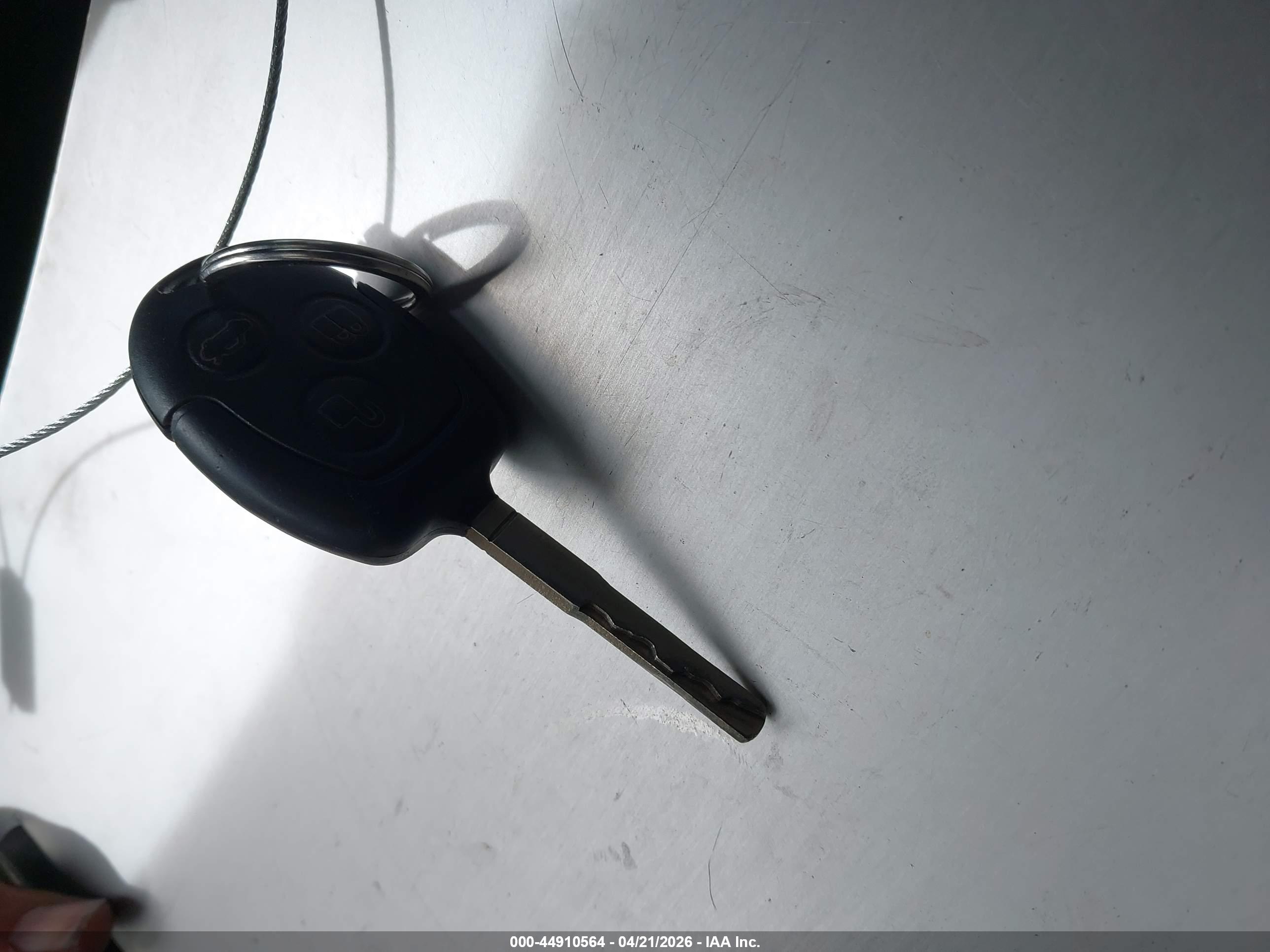 FORD FIESTA image 11