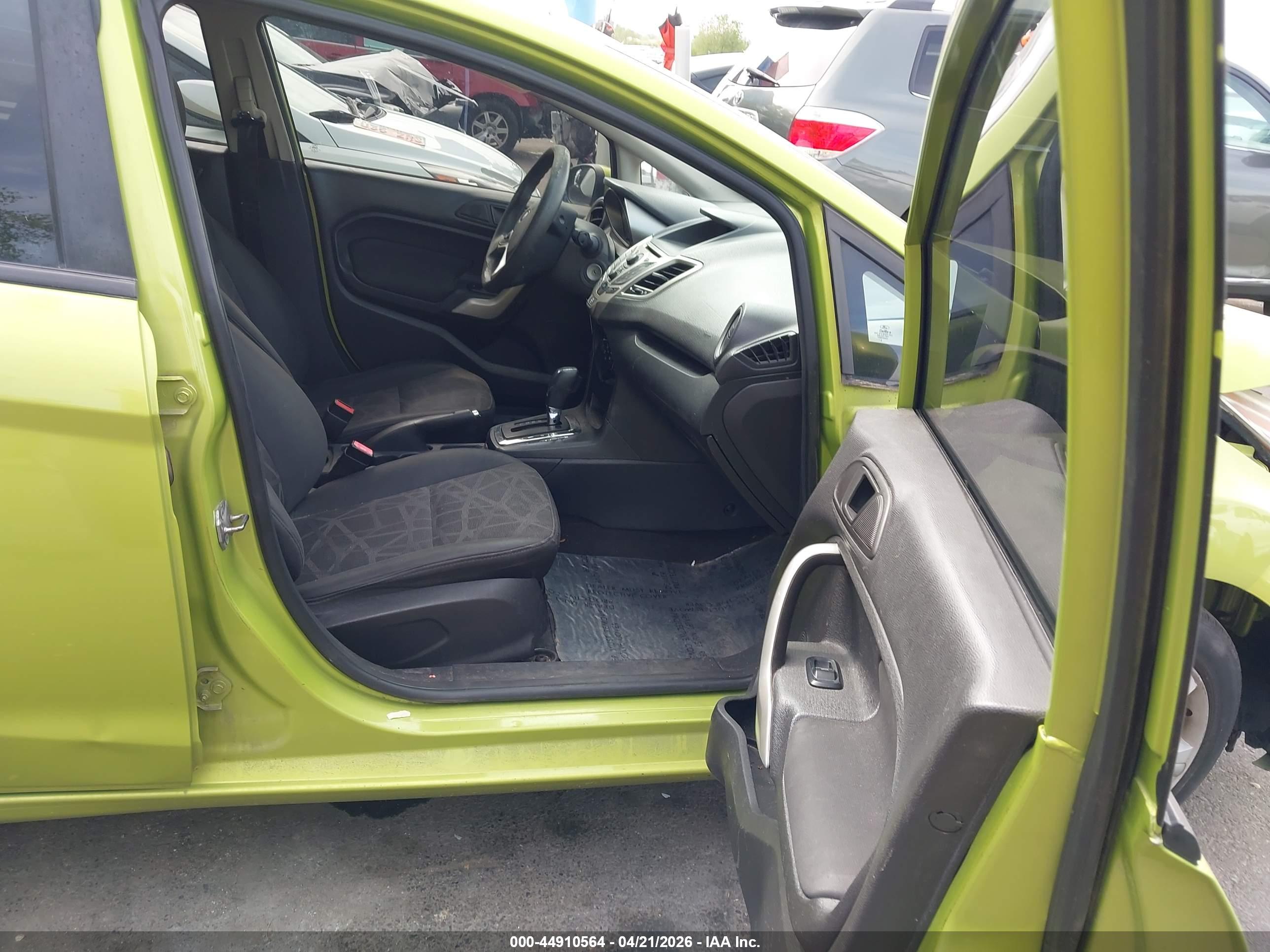 FORD FIESTA image 5