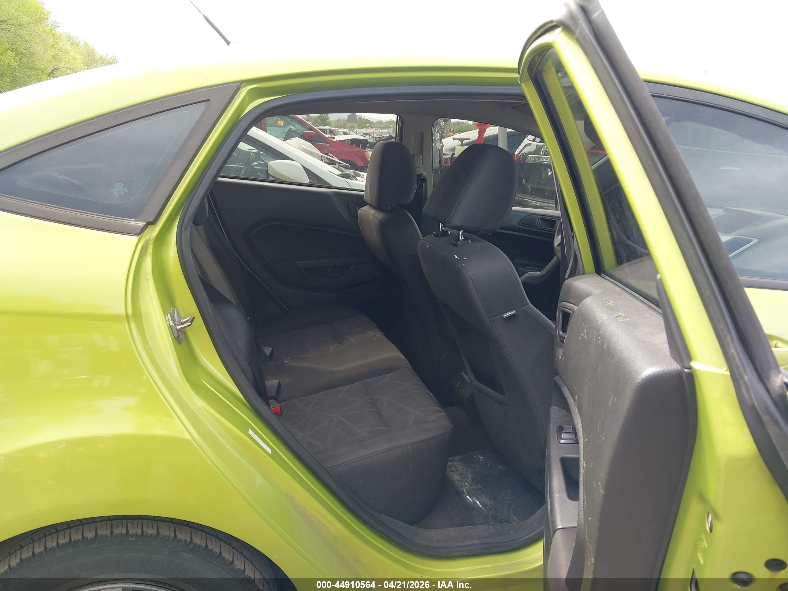FORD FIESTA image 8