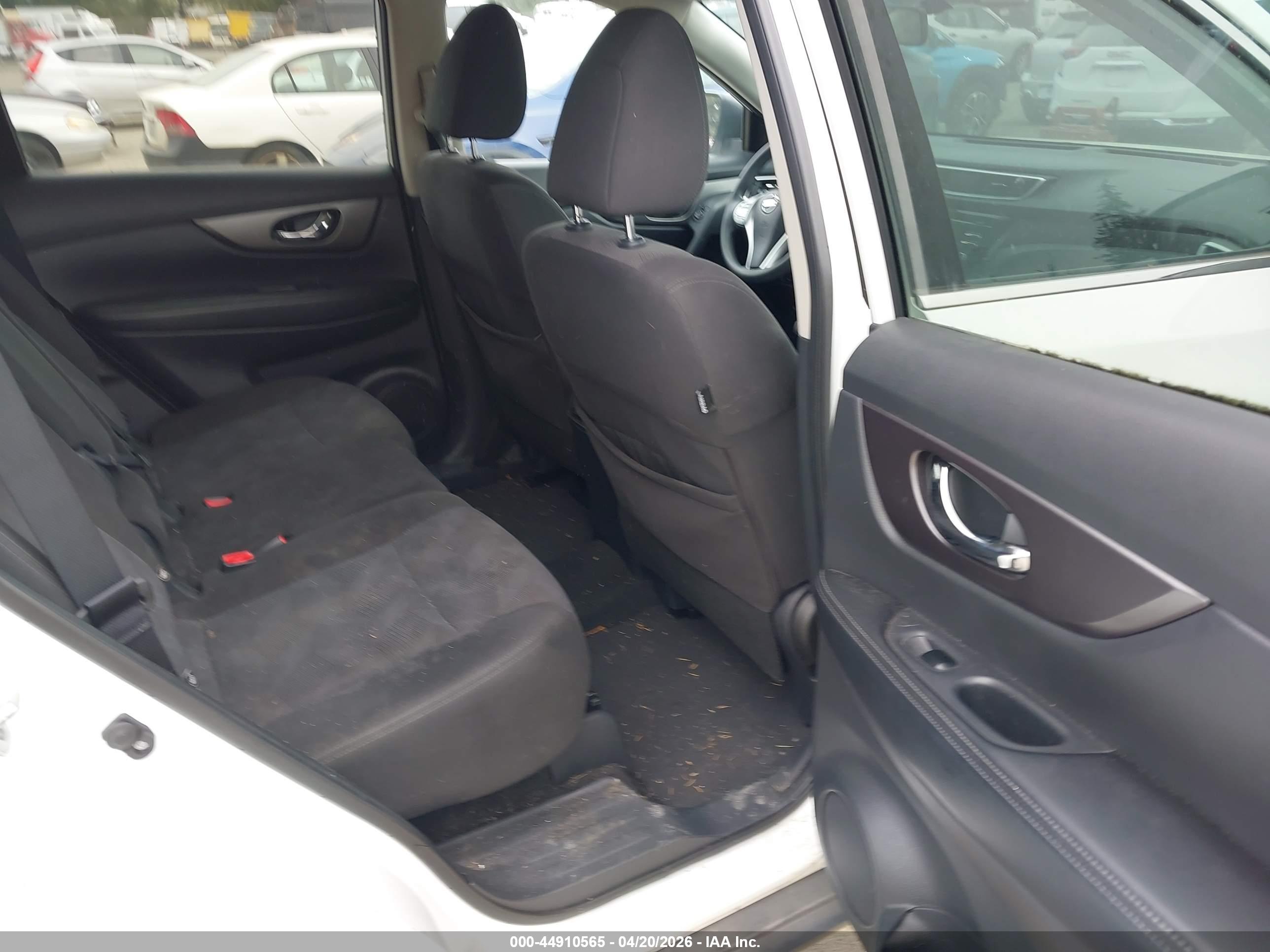 NISSAN ROGUE image 8