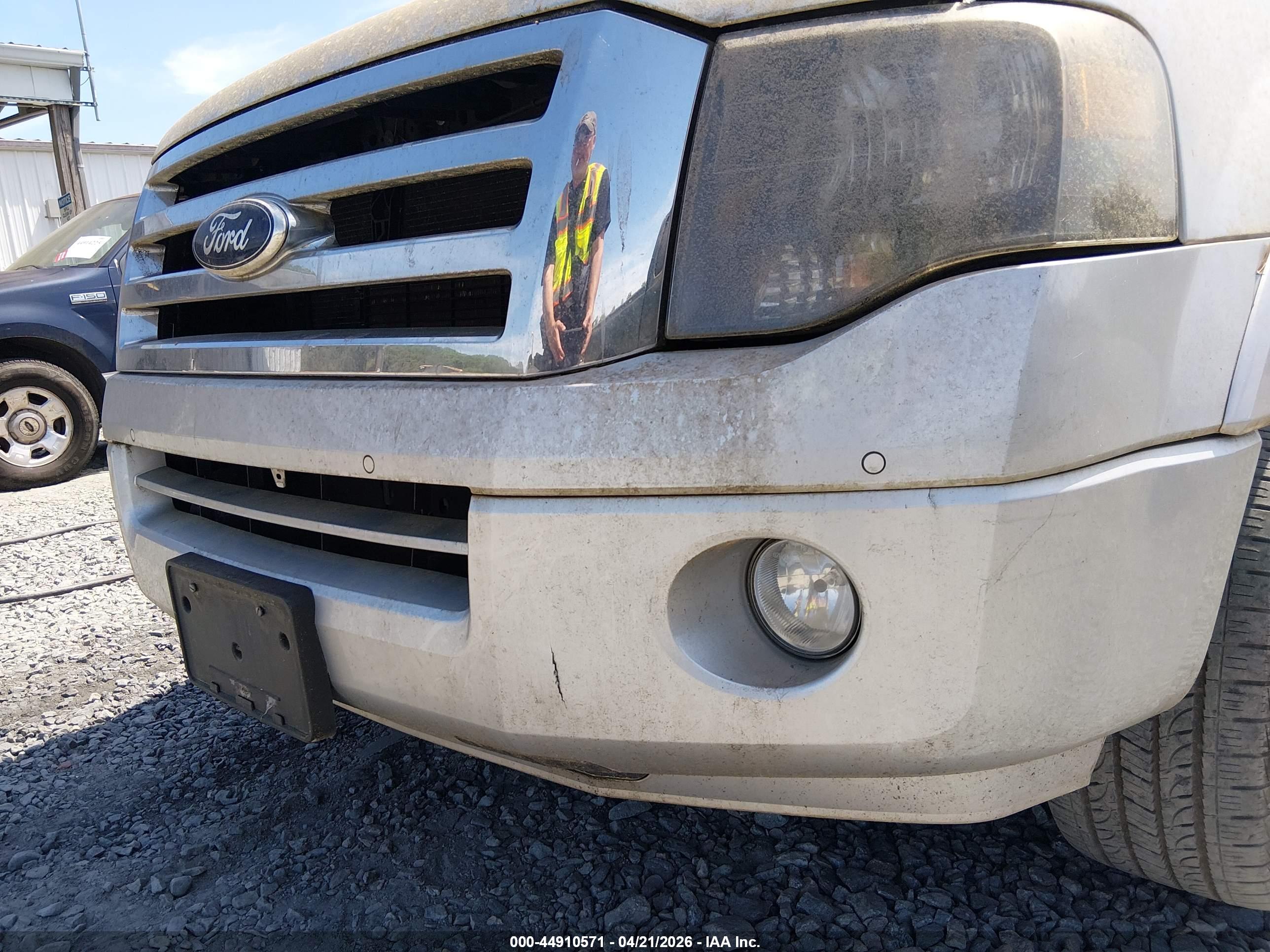 FORD EXPEDITION image 6