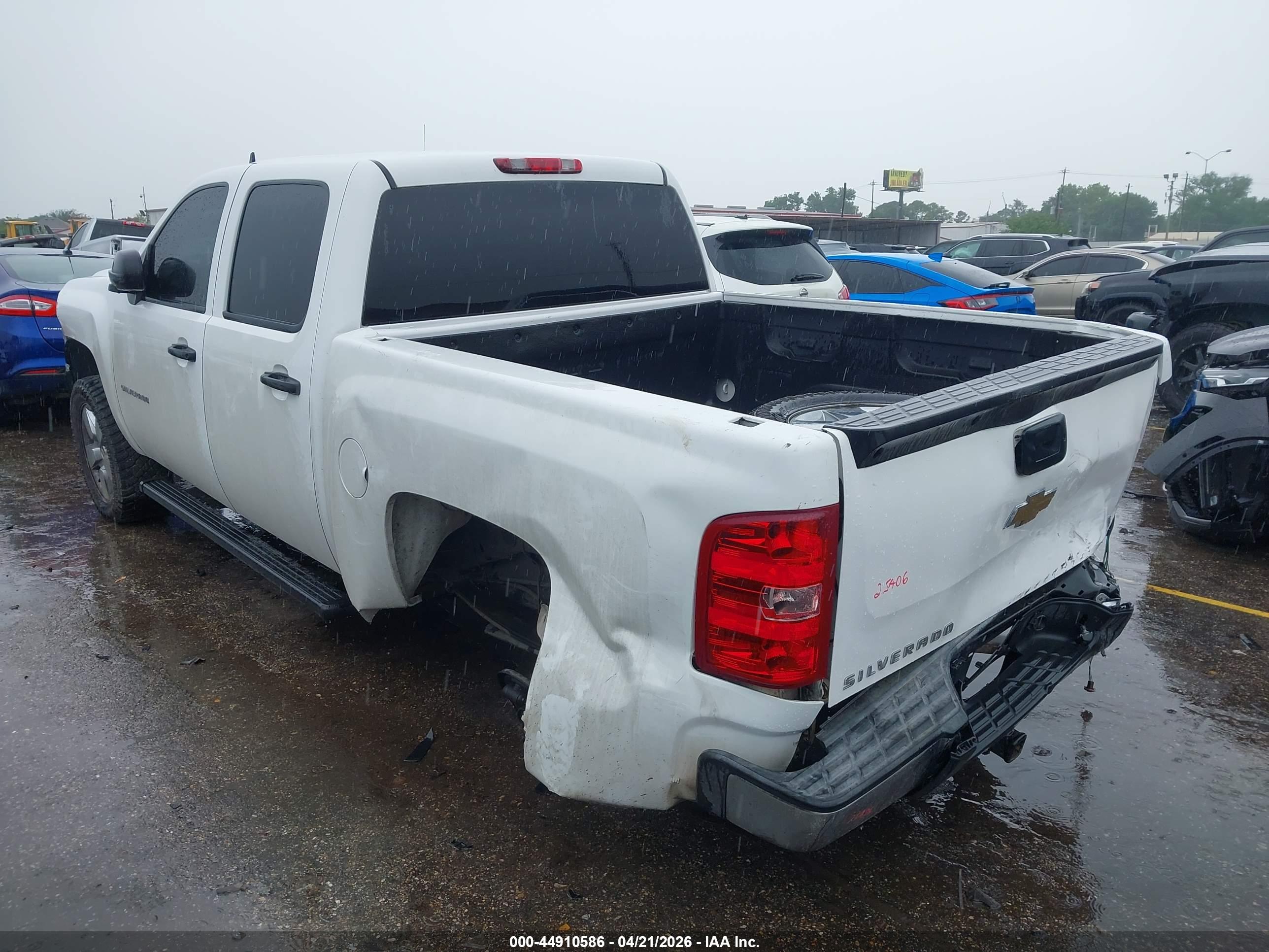 CHEVROLET SILVERADO image 3