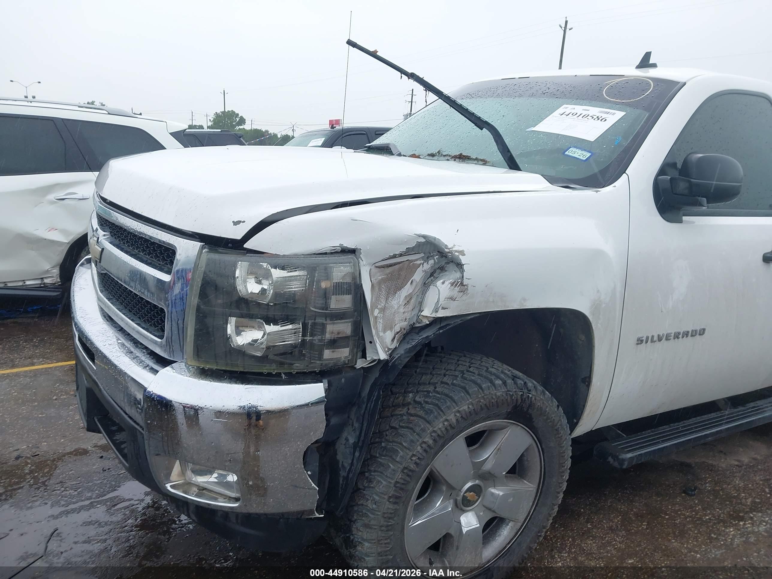 CHEVROLET SILVERADO image 6