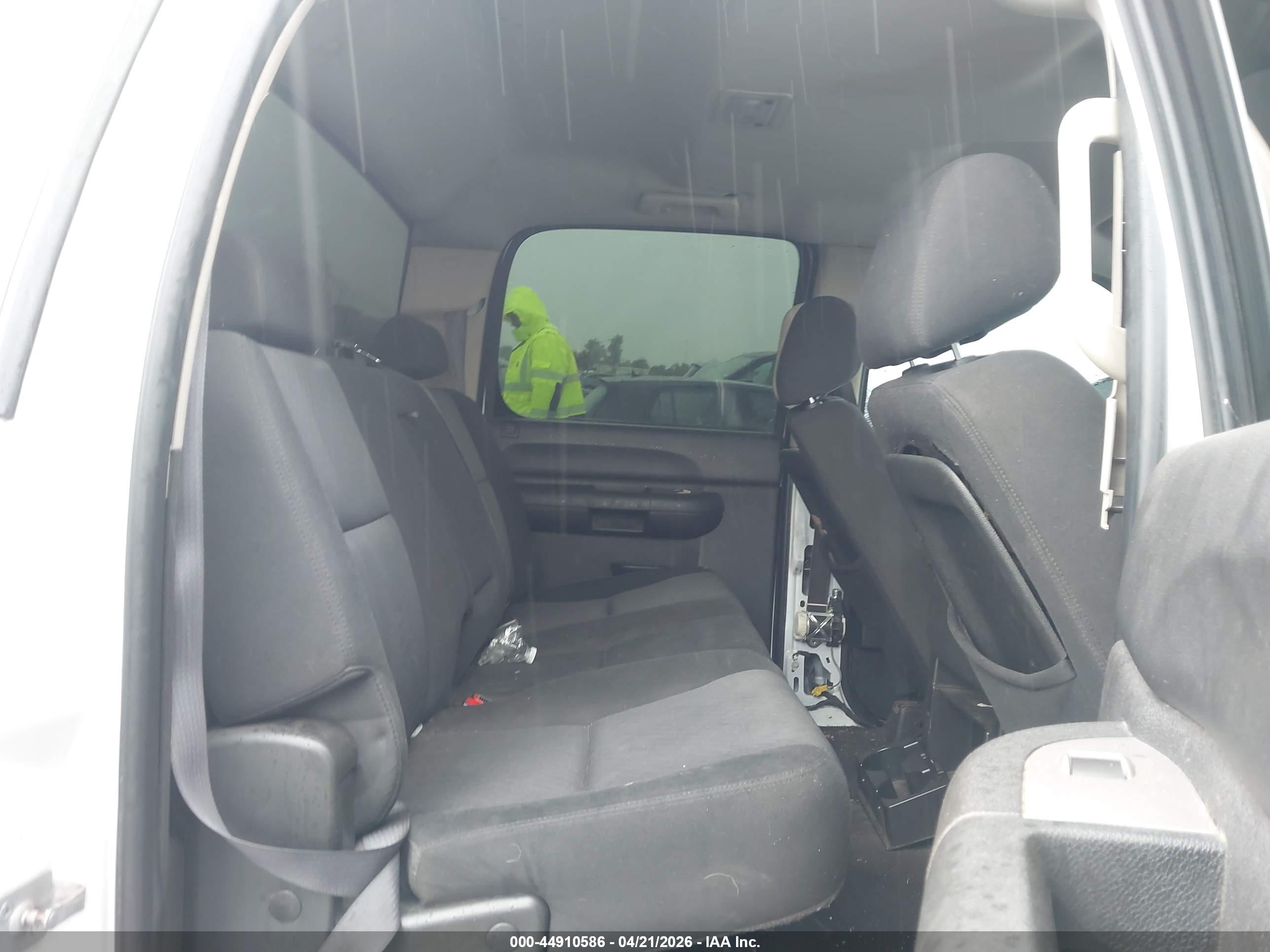 CHEVROLET SILVERADO image 8