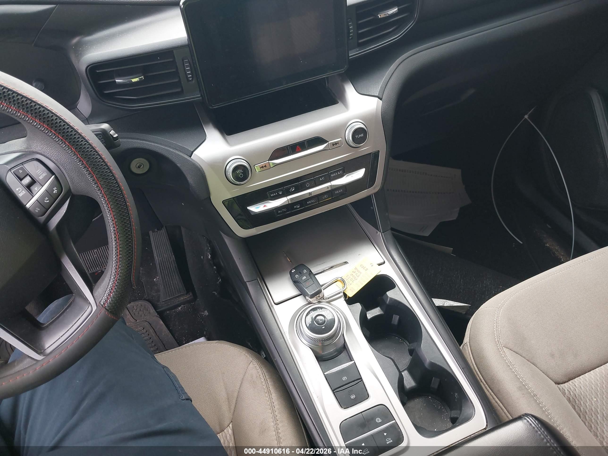 FORD EXPLORER image 11