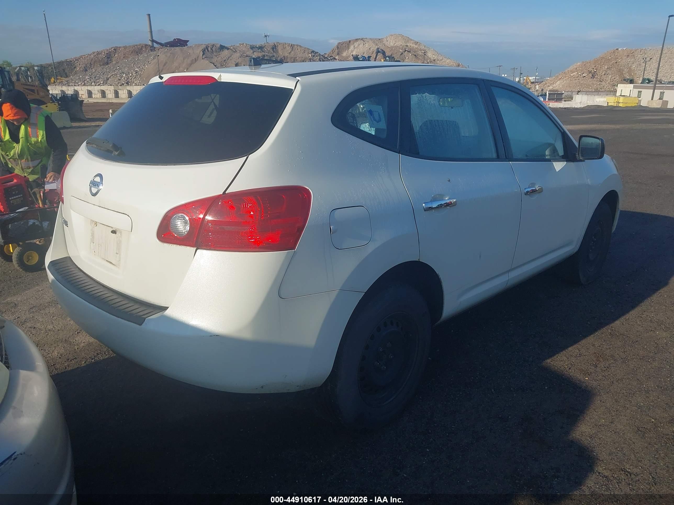 NISSAN ROGUE image 4