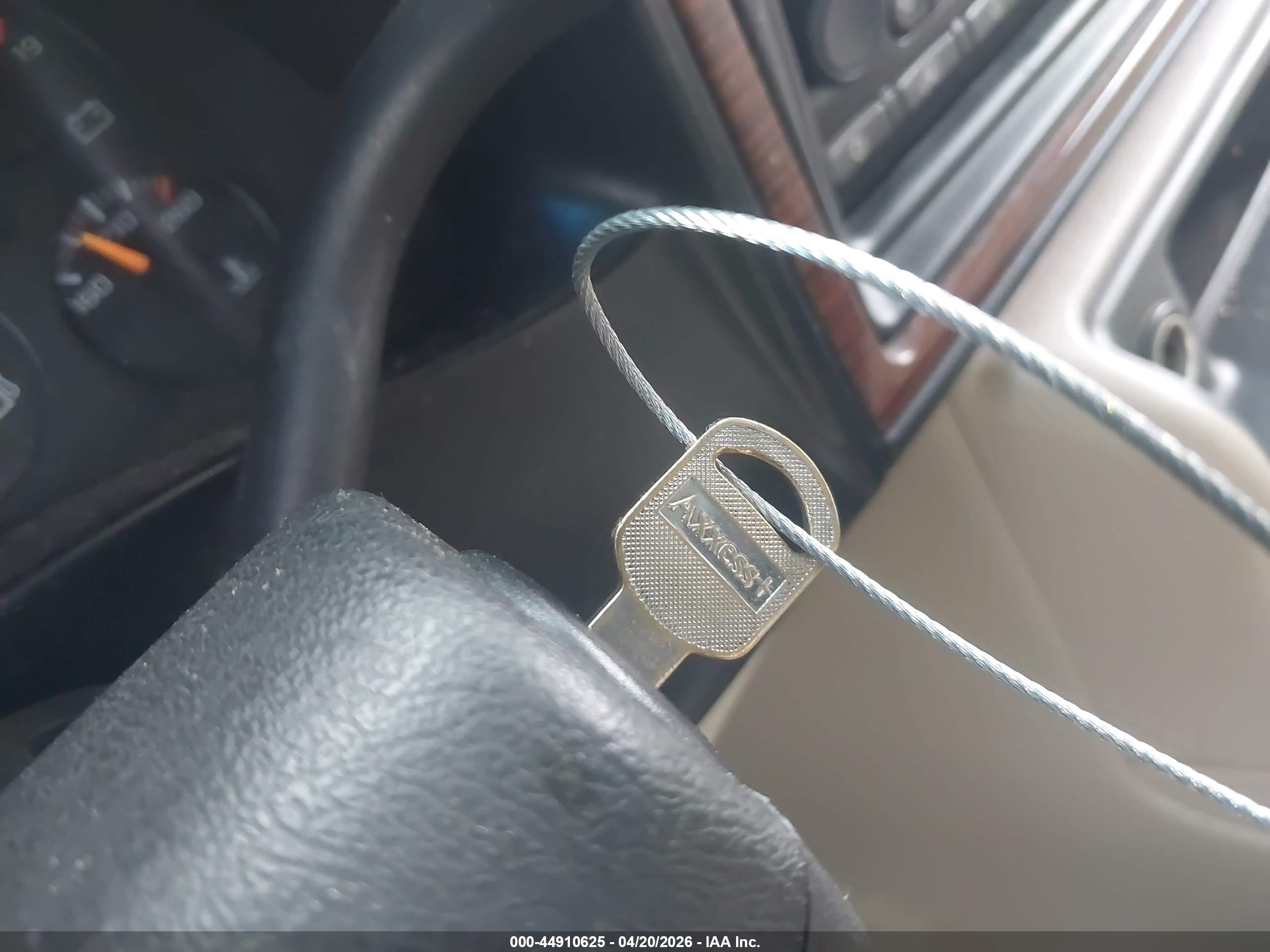 CHEVROLET TAHOE image 11