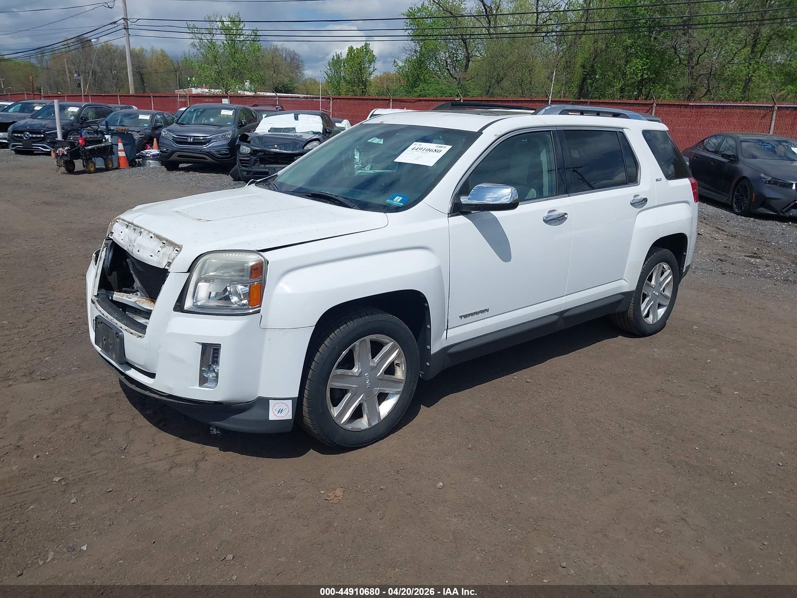 GMC TERRAIN image 2