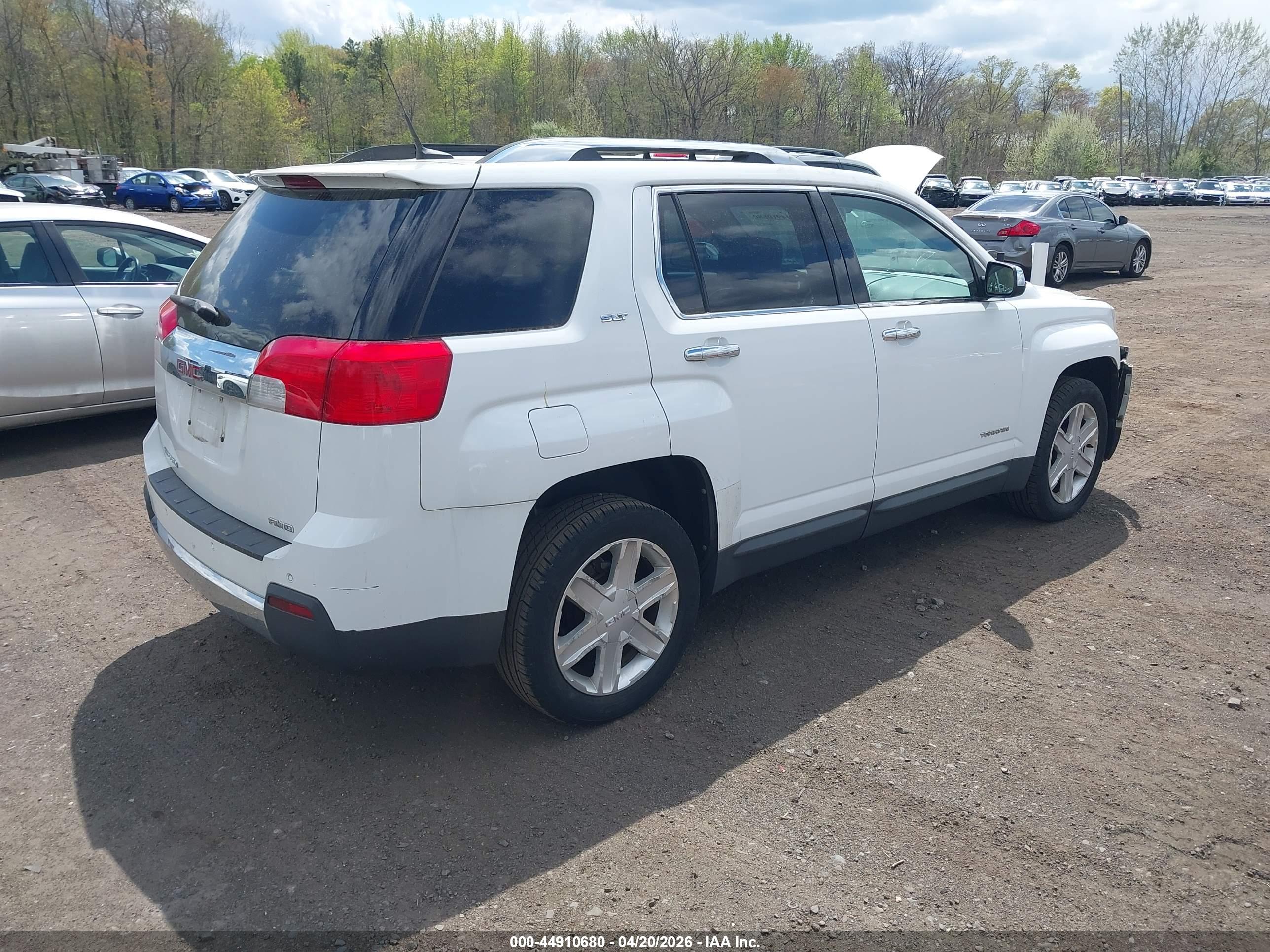 GMC TERRAIN image 4