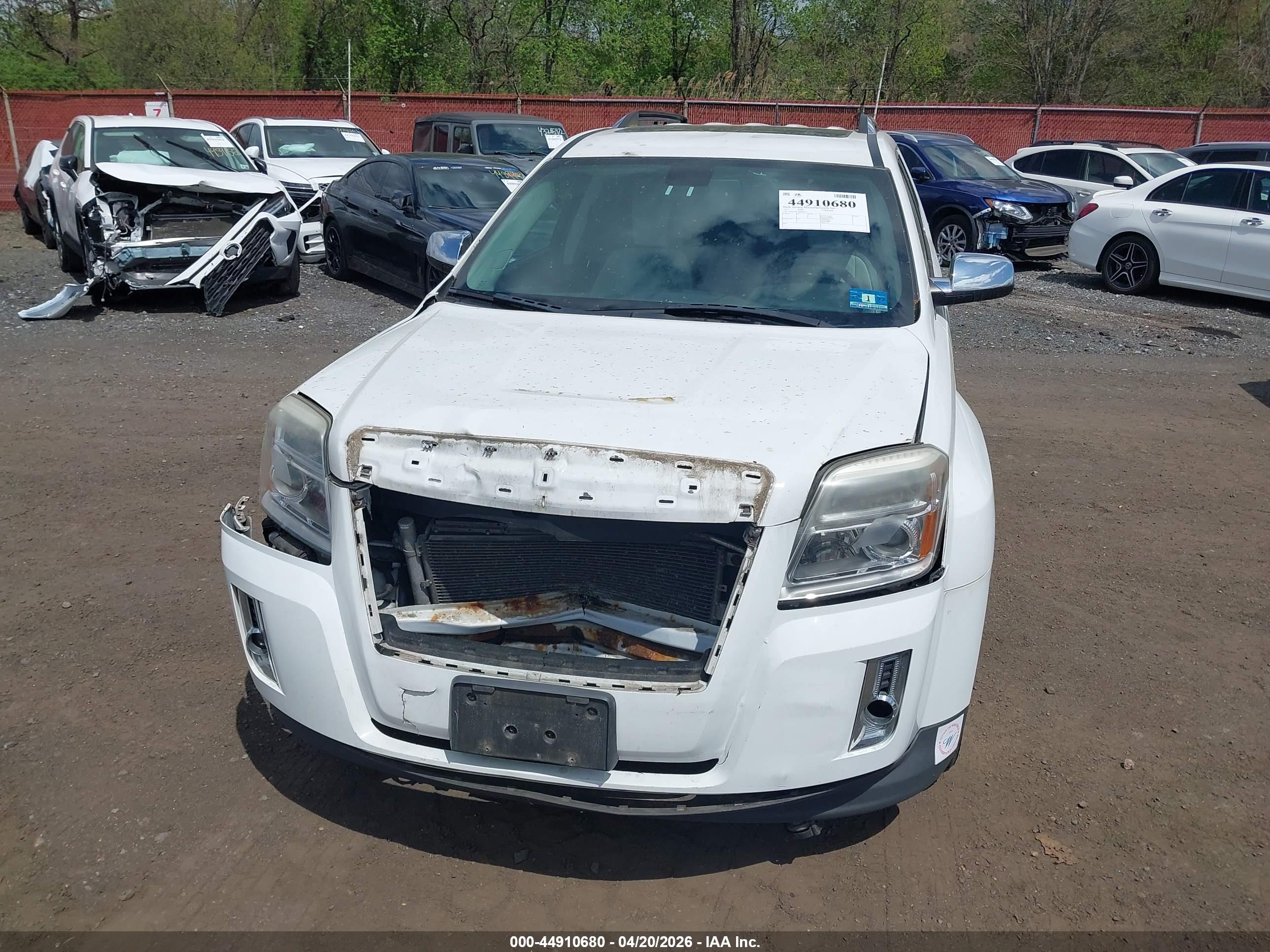 GMC TERRAIN image 6