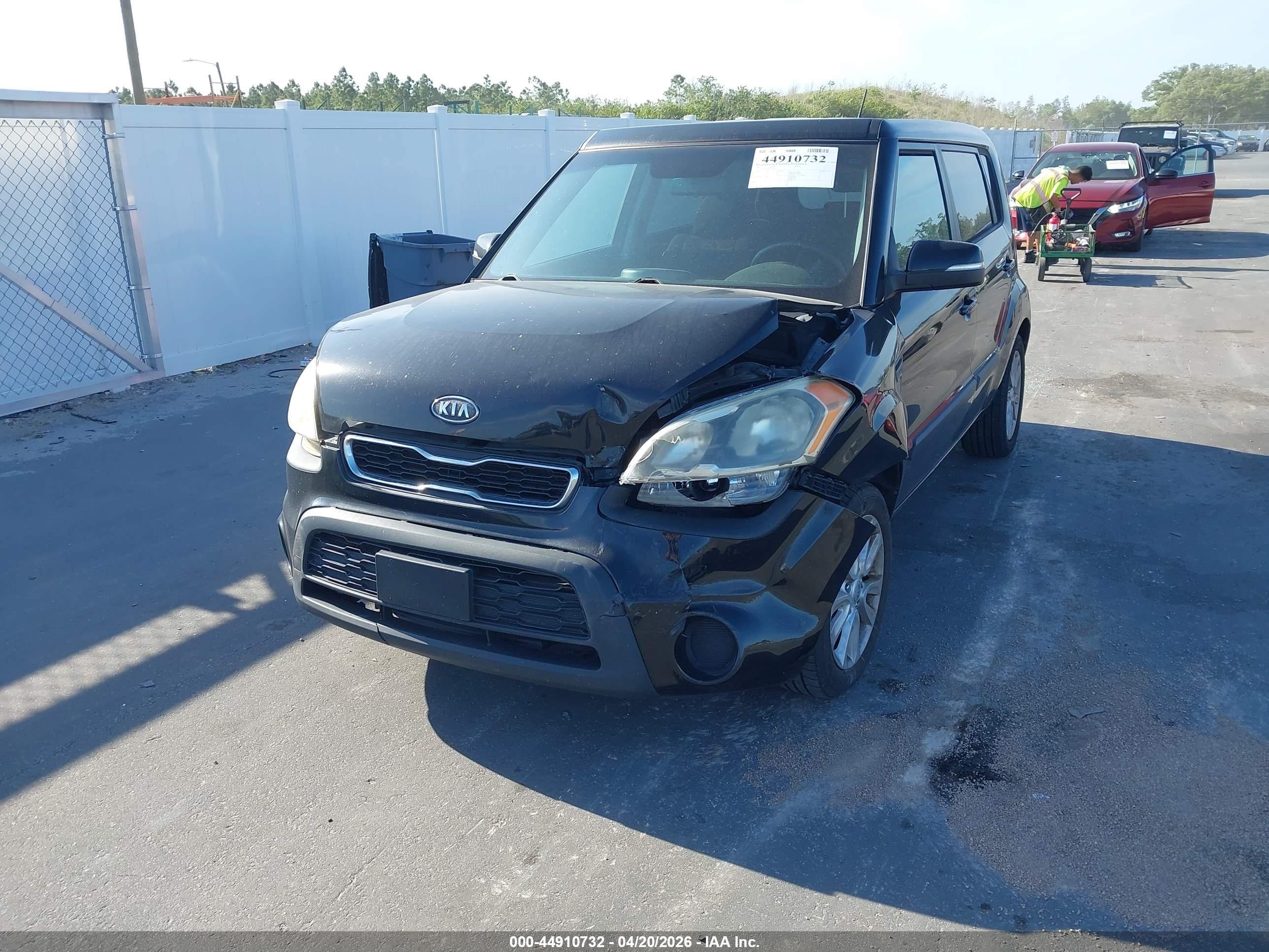 KIA SOUL image 2