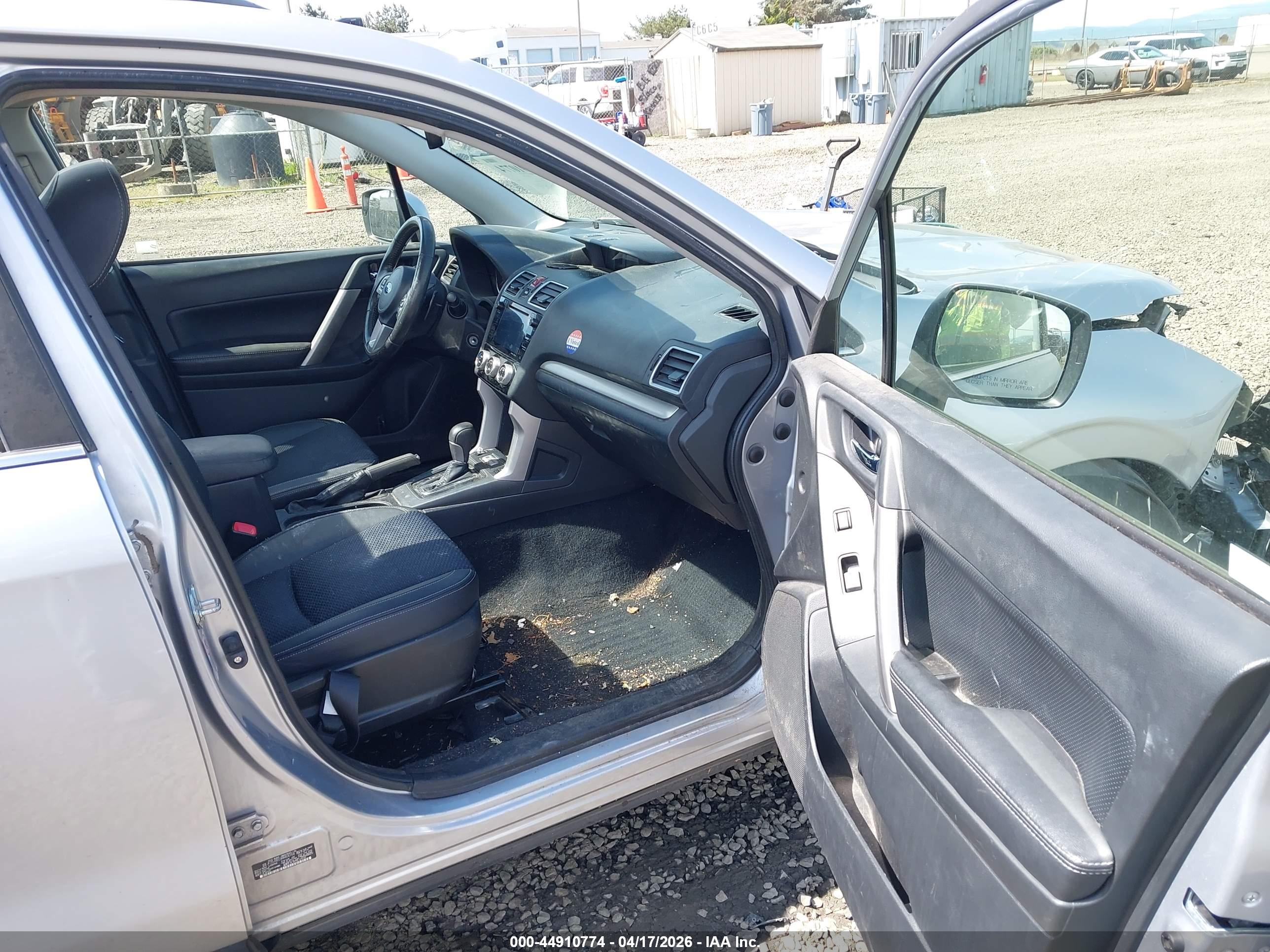 SUBARU FORESTER image 5