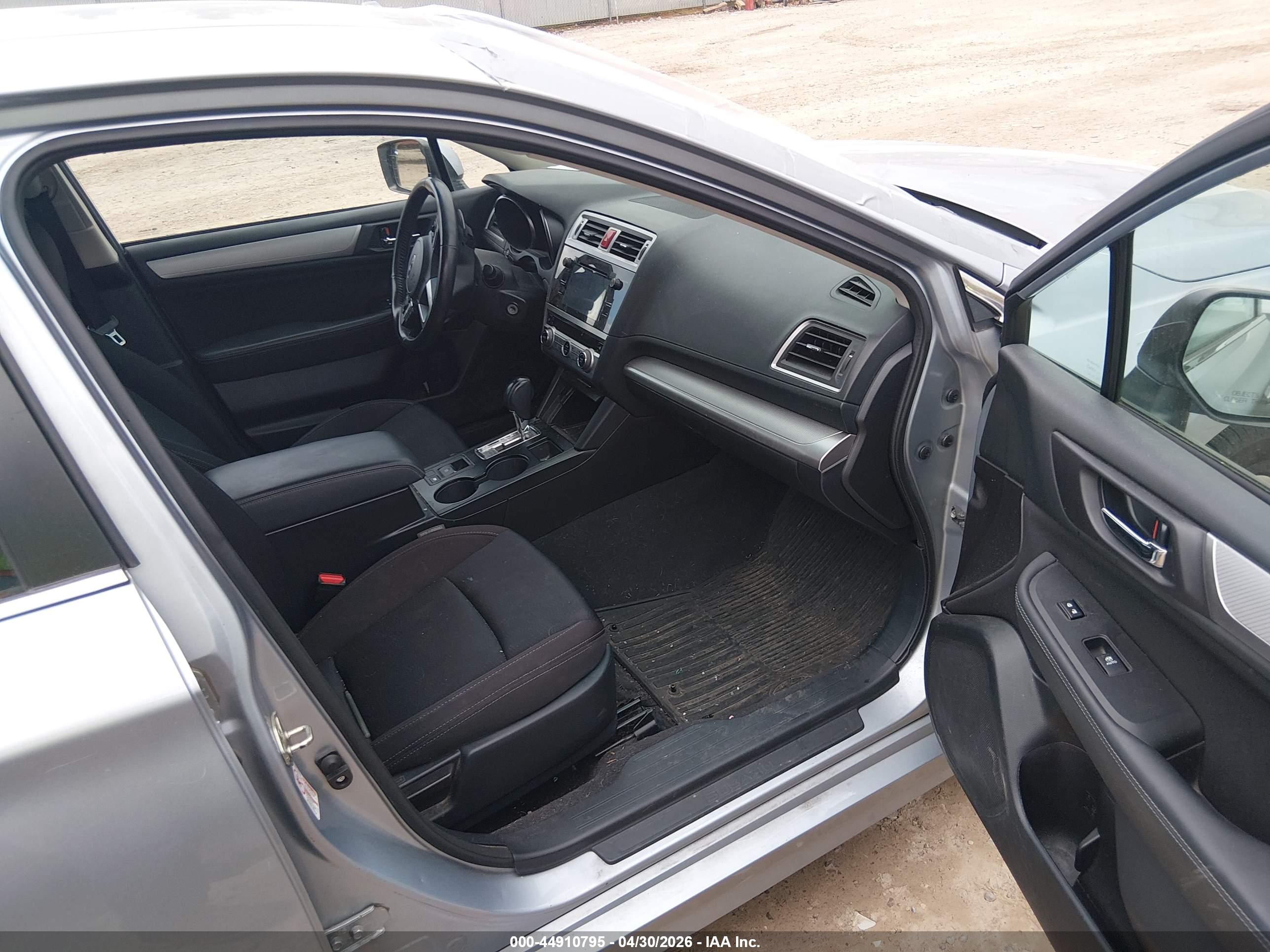 SUBARU LEGACY image 5