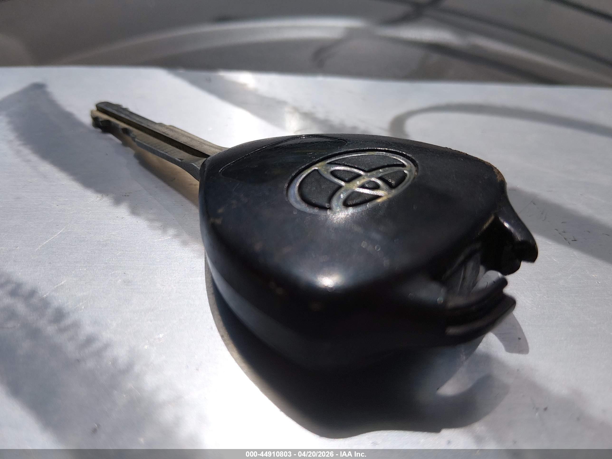 TOYOTA CAMRY image 11