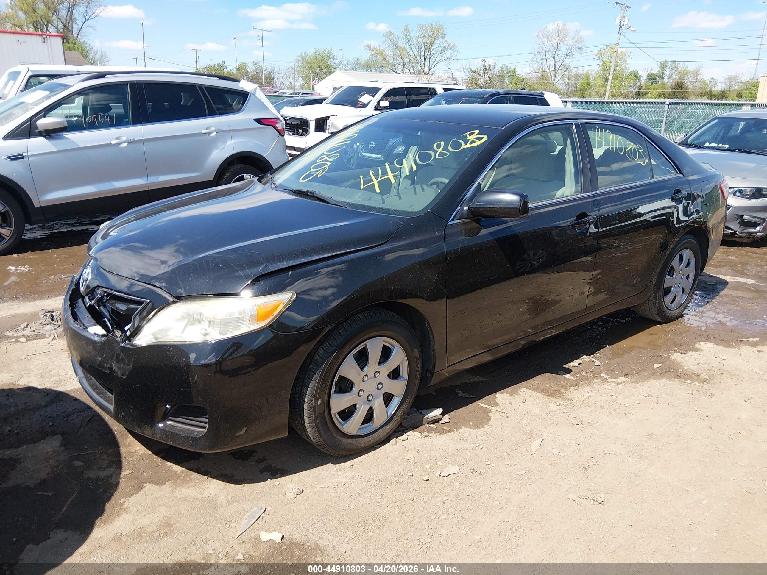 TOYOTA CAMRY image 2