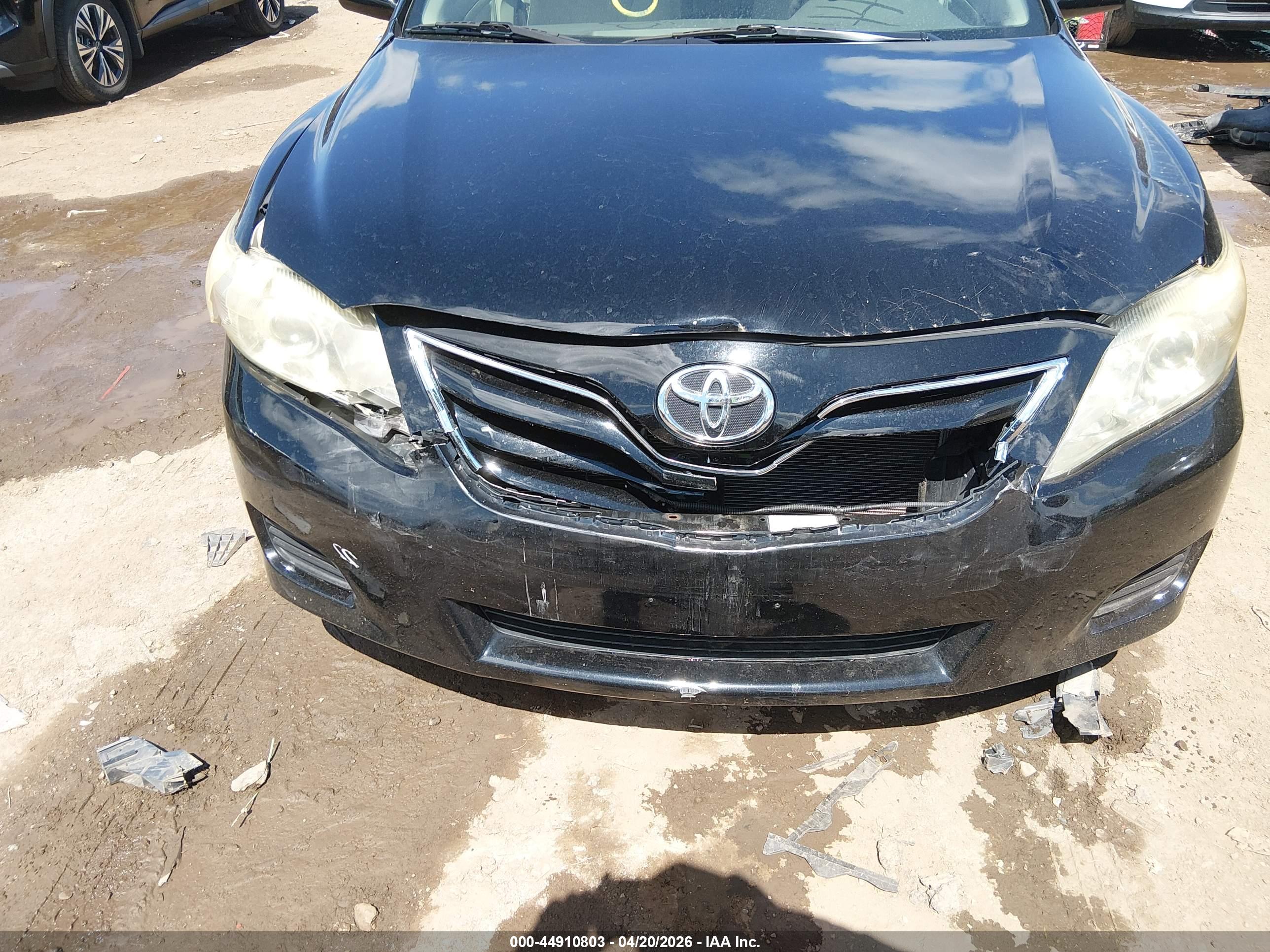 TOYOTA CAMRY image 6
