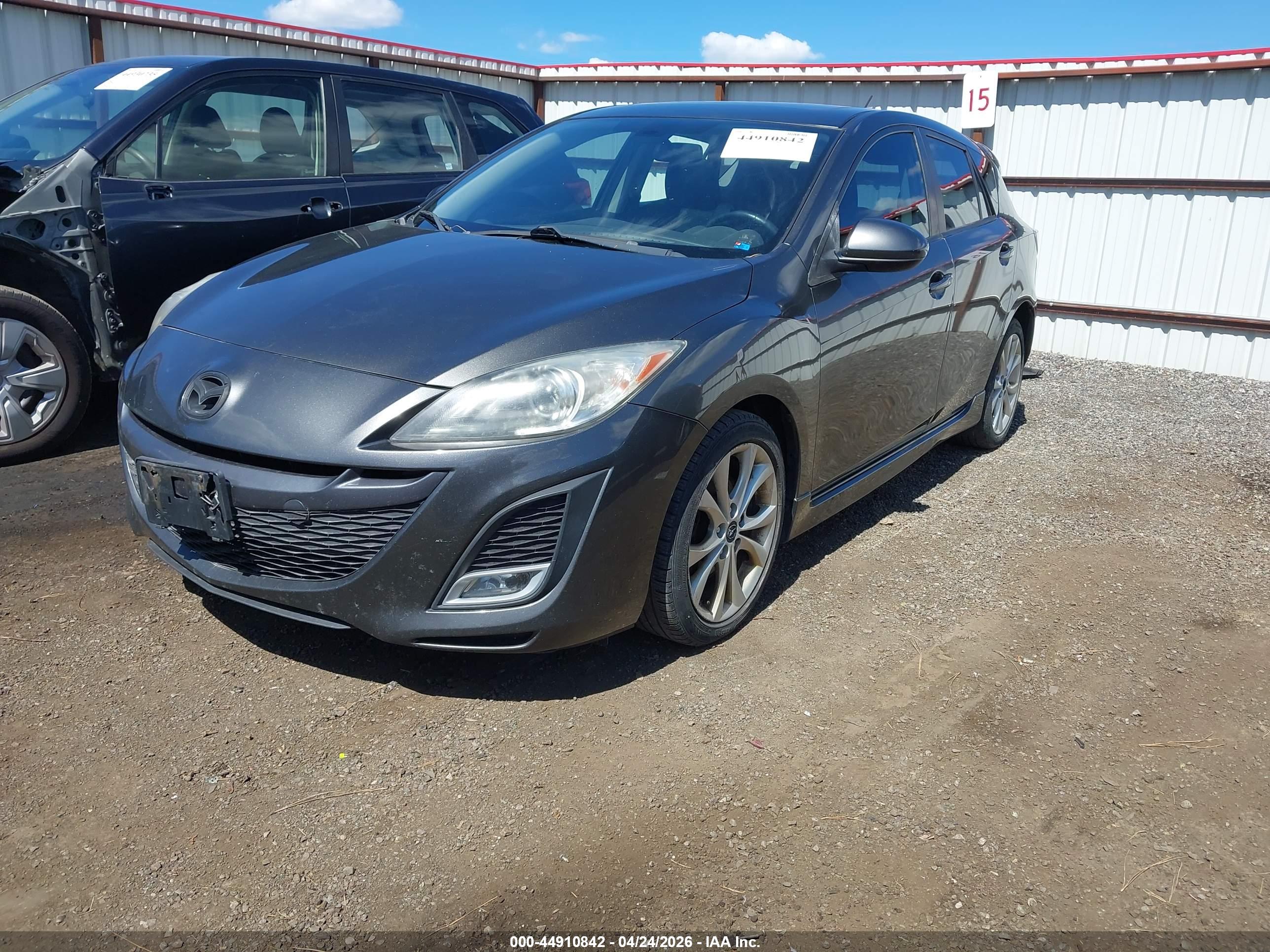 MAZDA MAZDA3 image 2