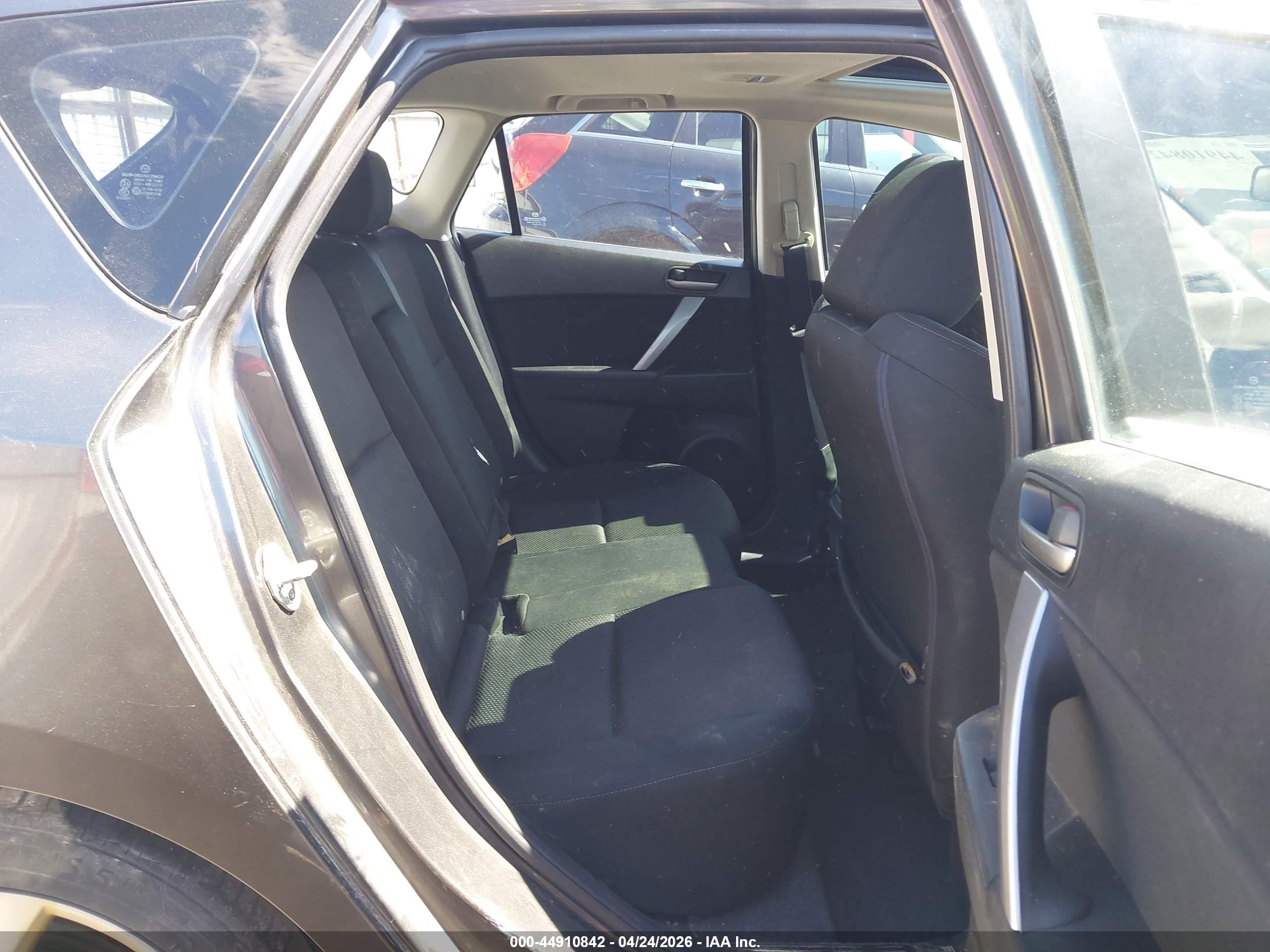 MAZDA MAZDA3 image 8