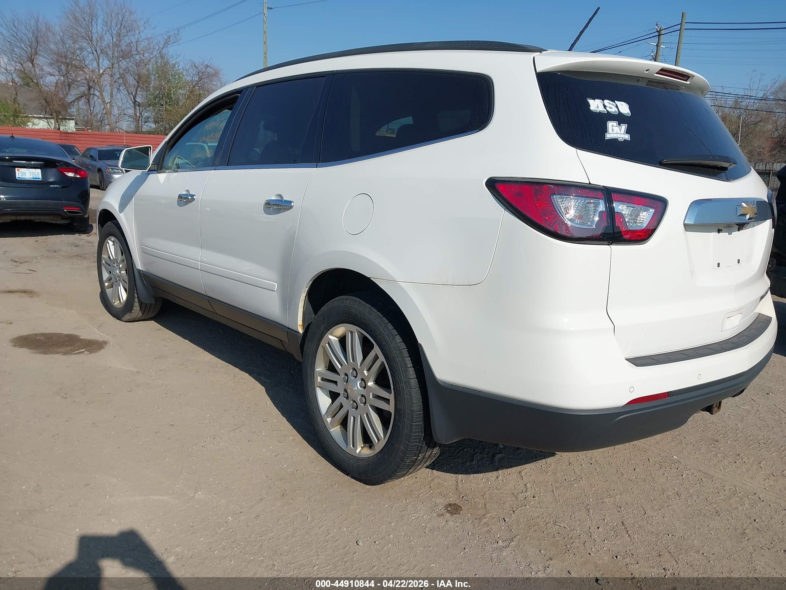 CHEVROLET TRAVERSE image 3