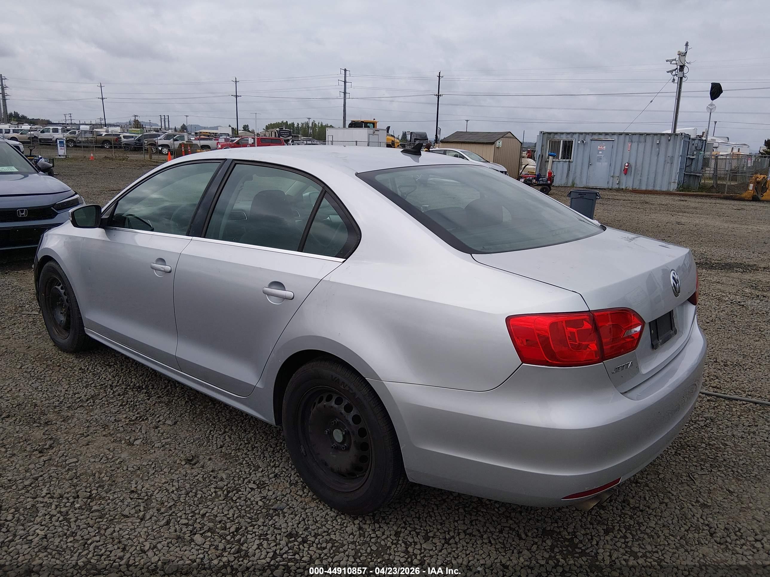 VOLKSWAGEN JETTA image 3