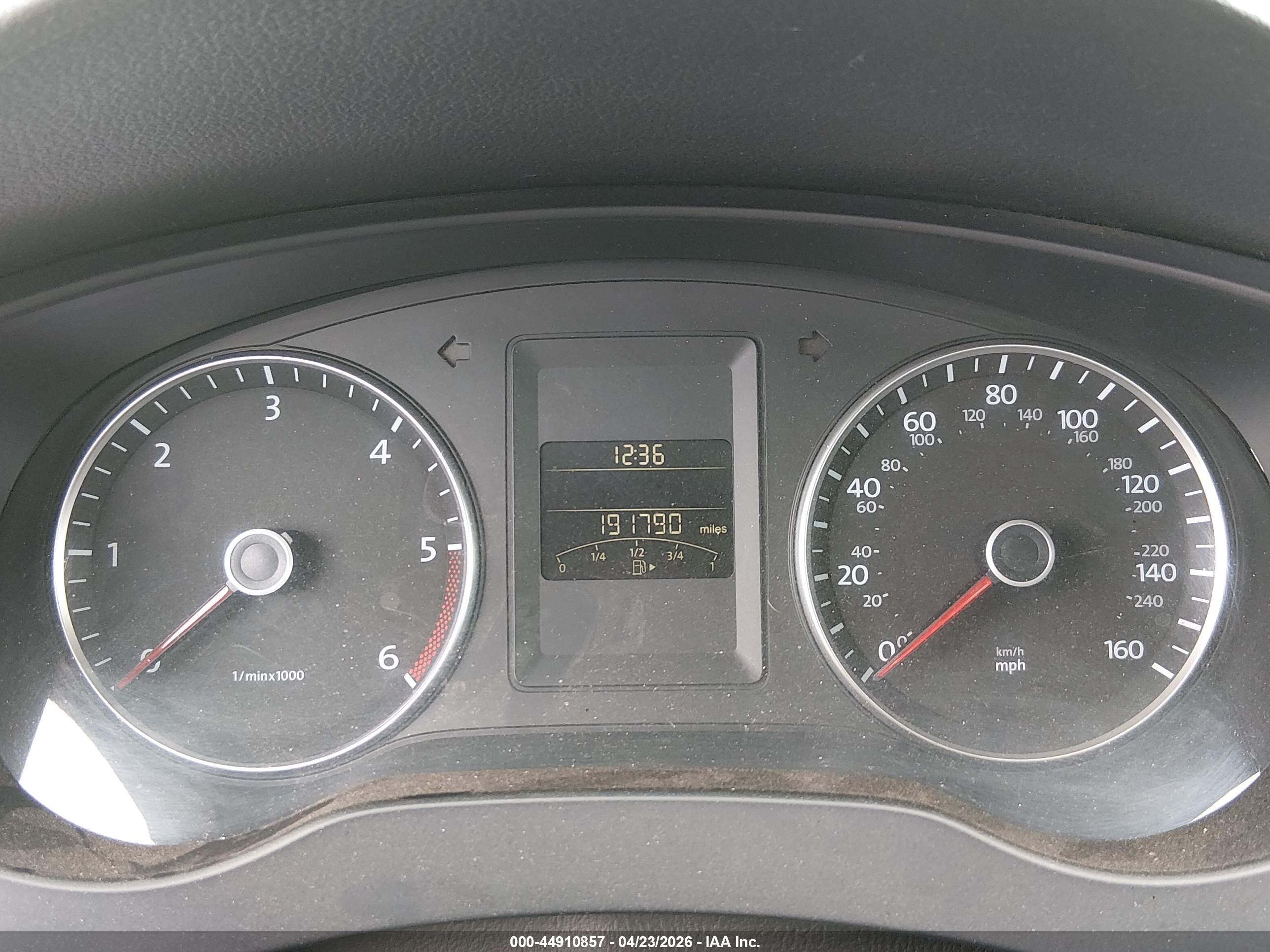 VOLKSWAGEN JETTA image 7