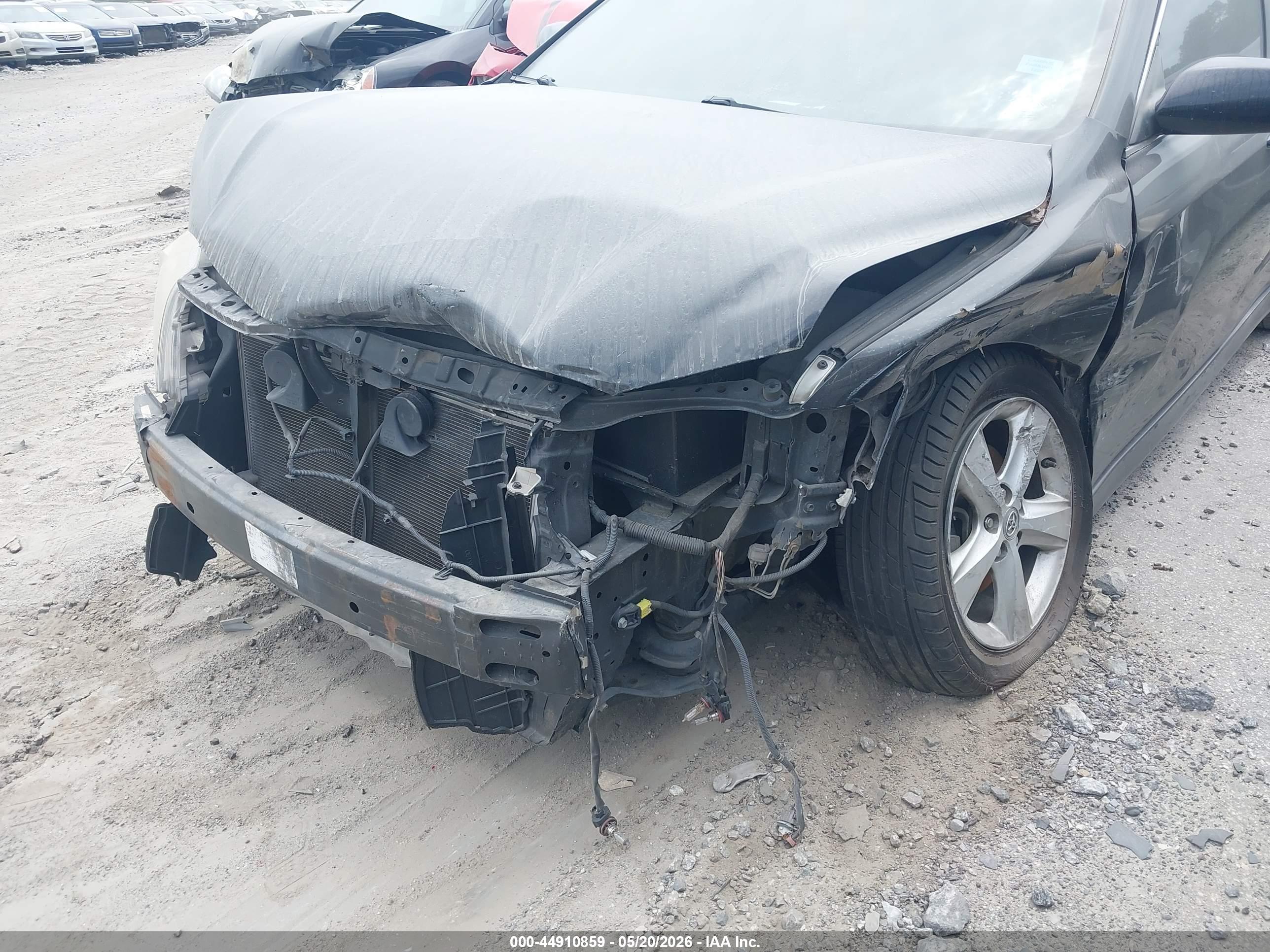 TOYOTA CAMRY image 6