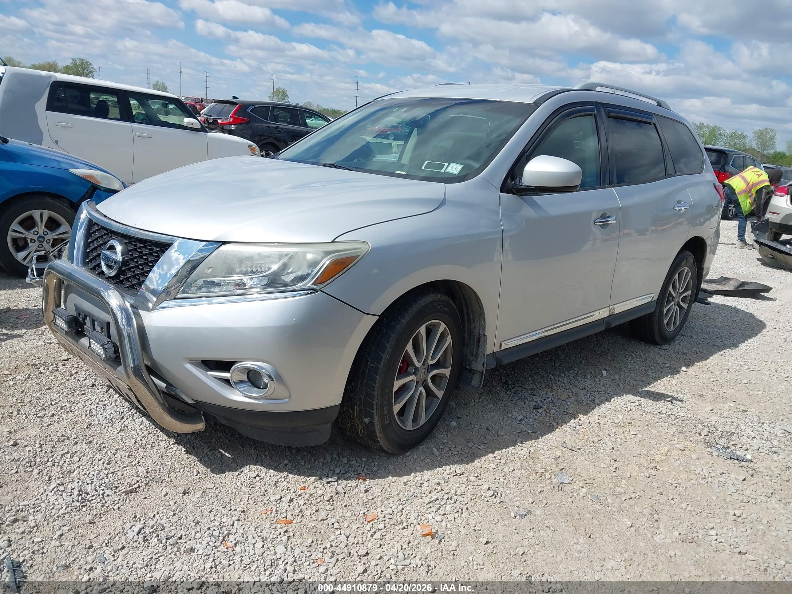 NISSAN PATHFINDER image 2