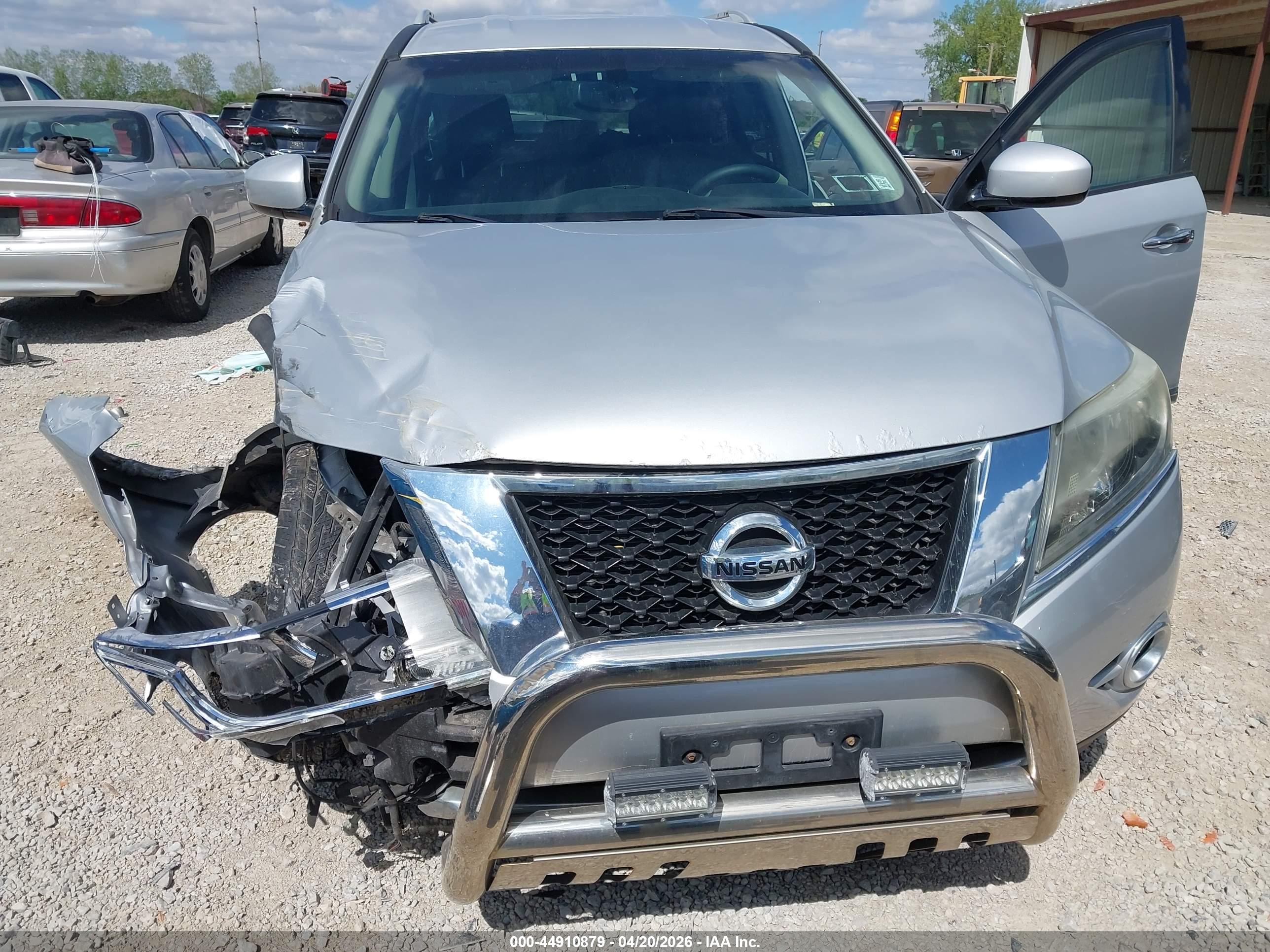 NISSAN PATHFINDER image 6