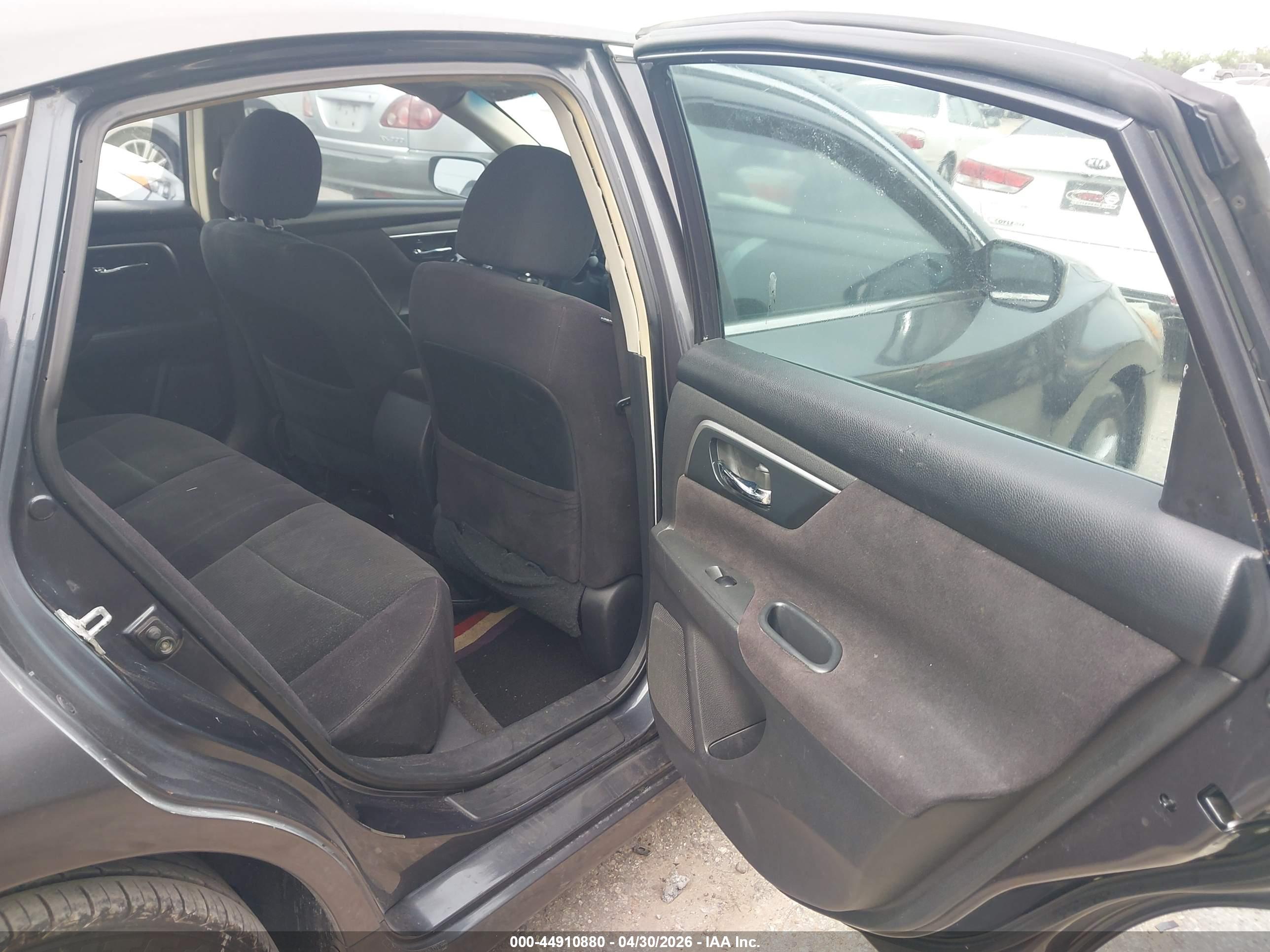 NISSAN ALTIMA image 8