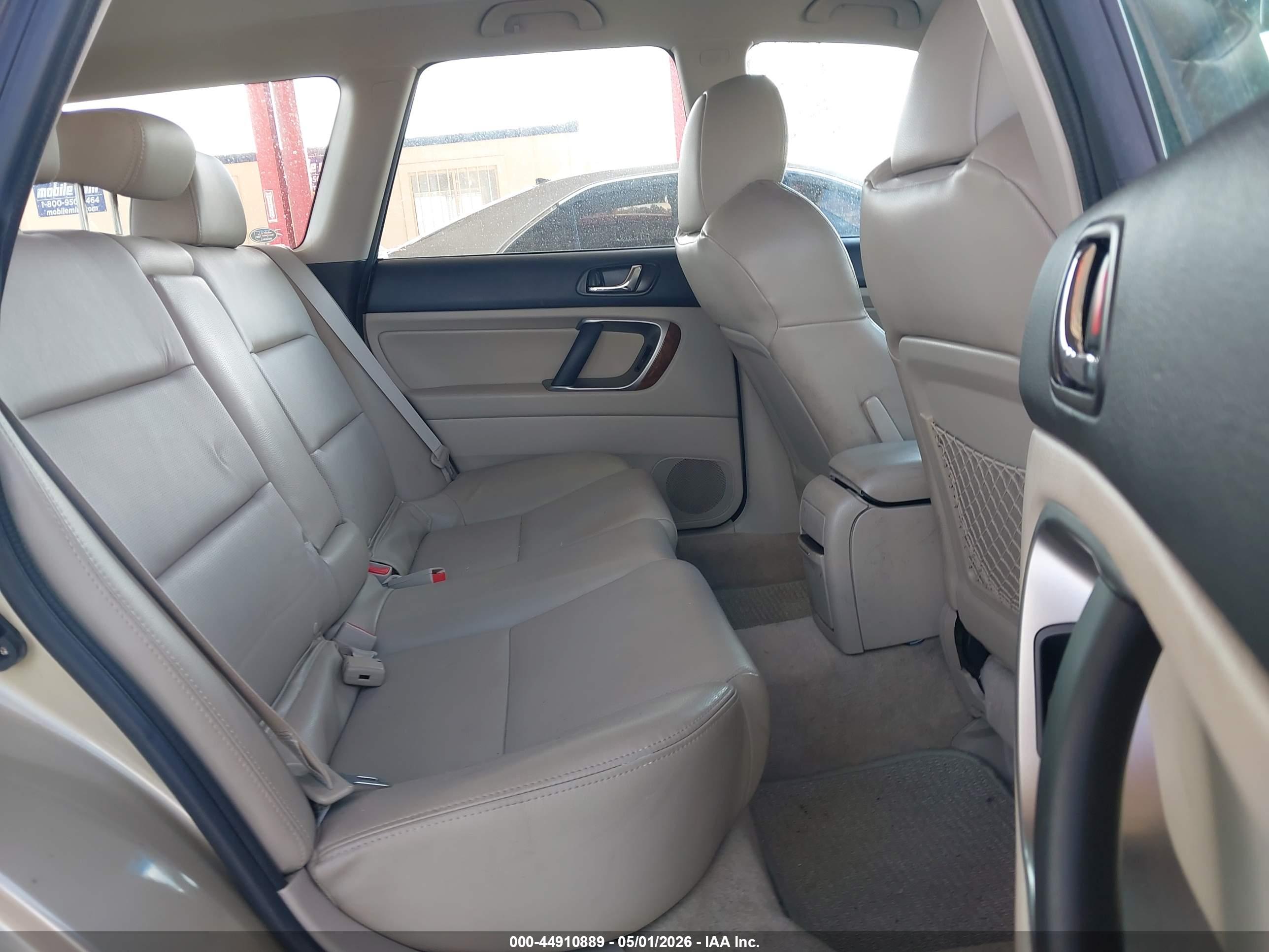 SUBARU OUTBACK image 8