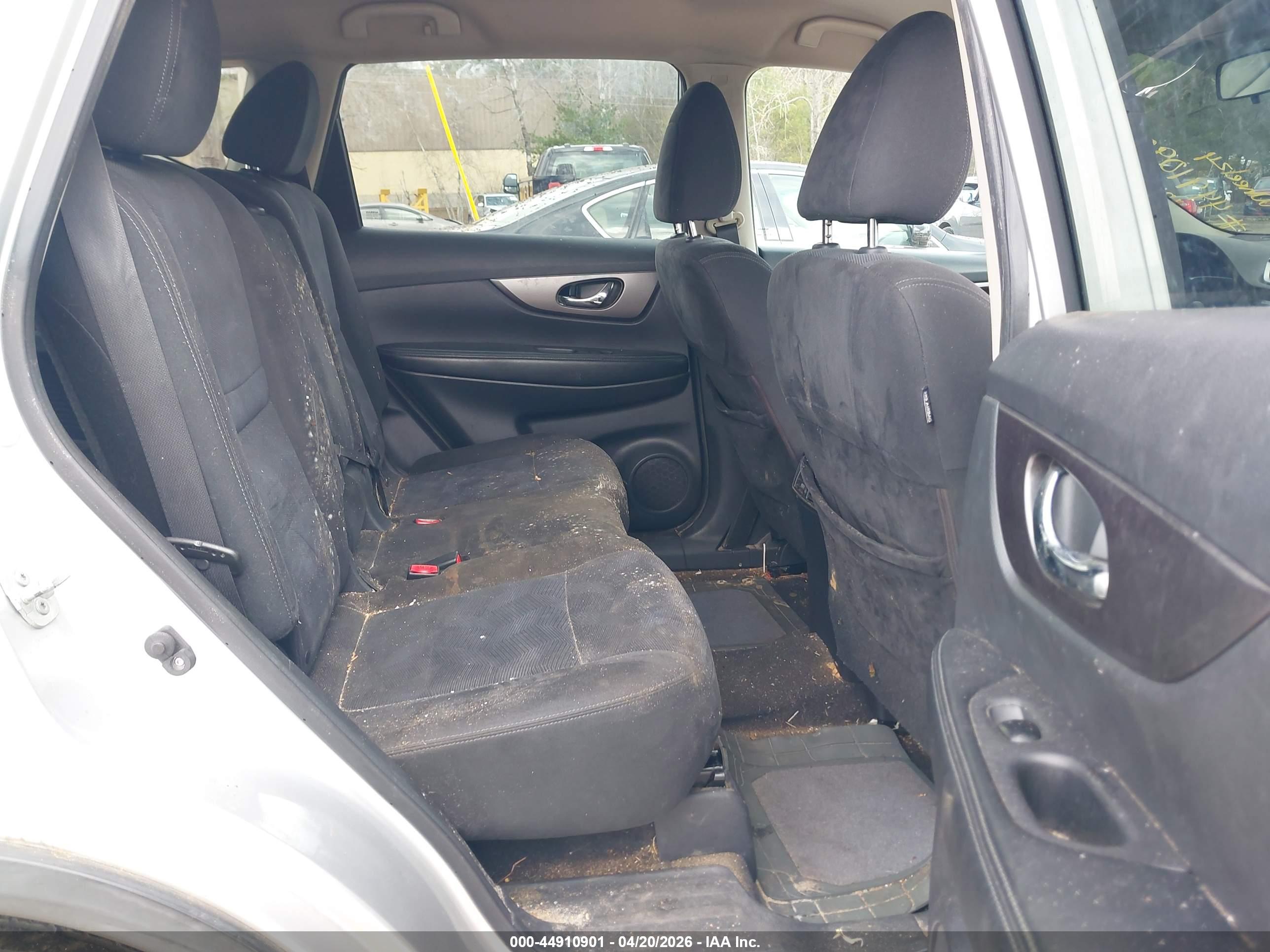 NISSAN ROGUE image 8