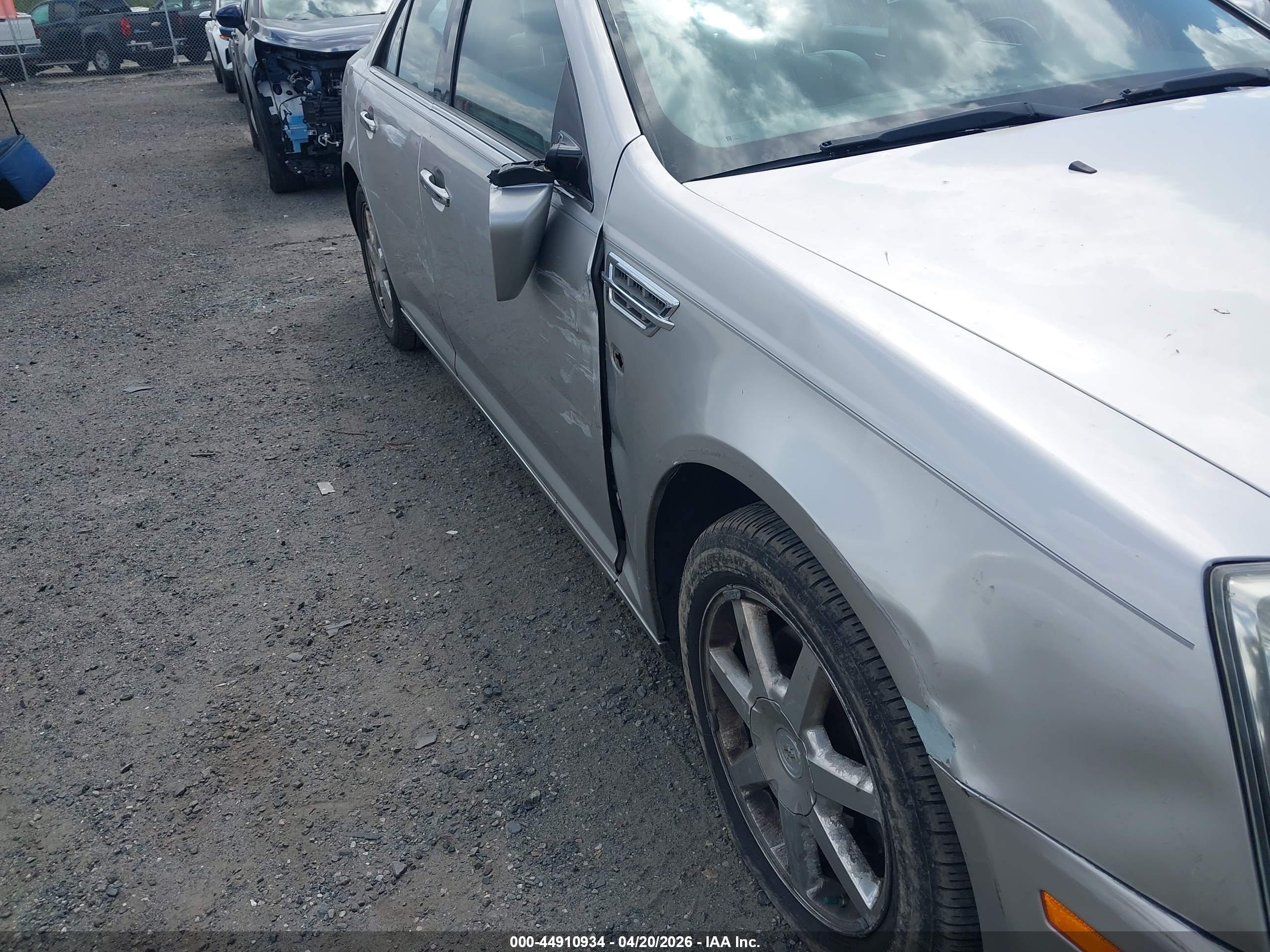CADILLAC STS image 6
