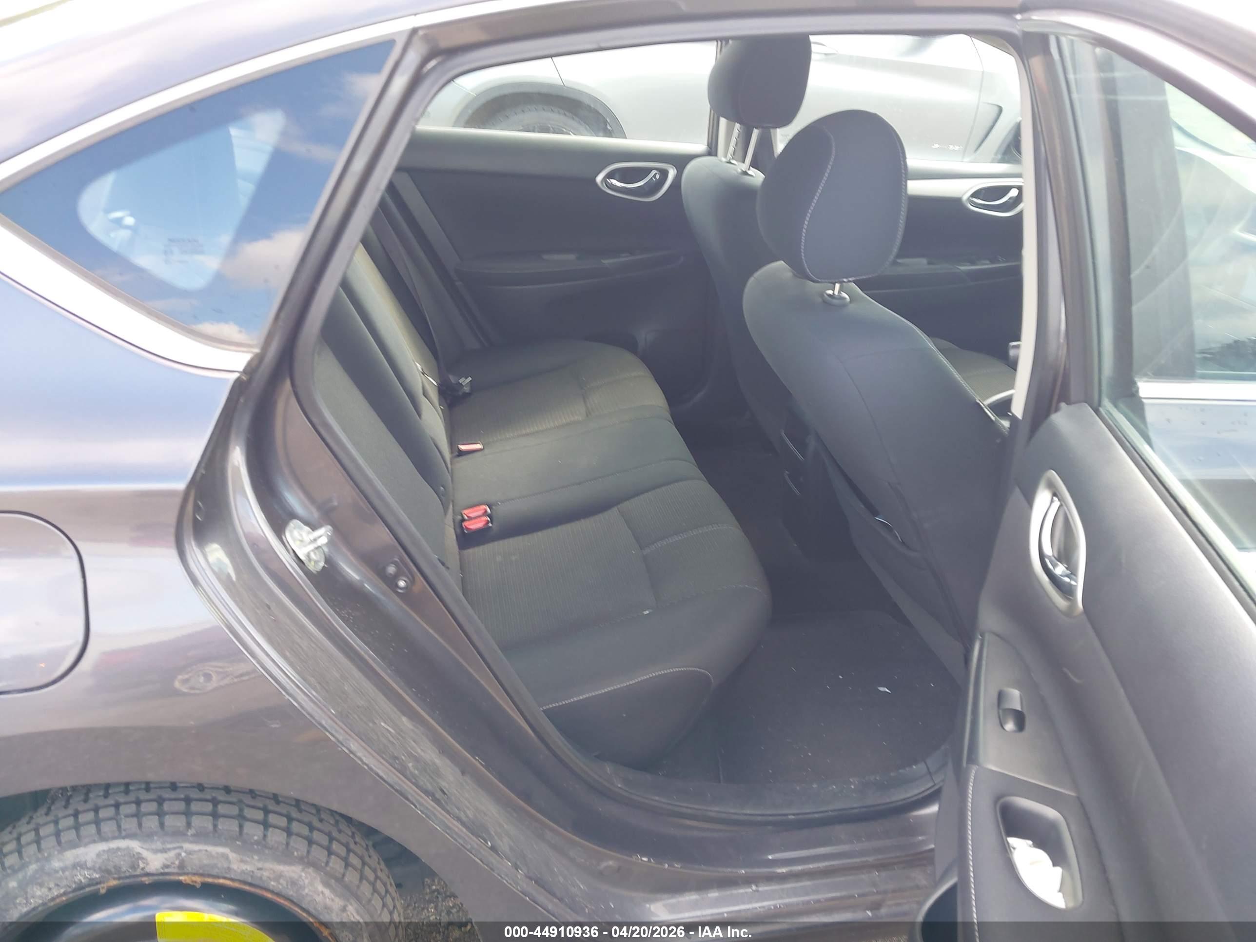 NISSAN SENTRA image 8