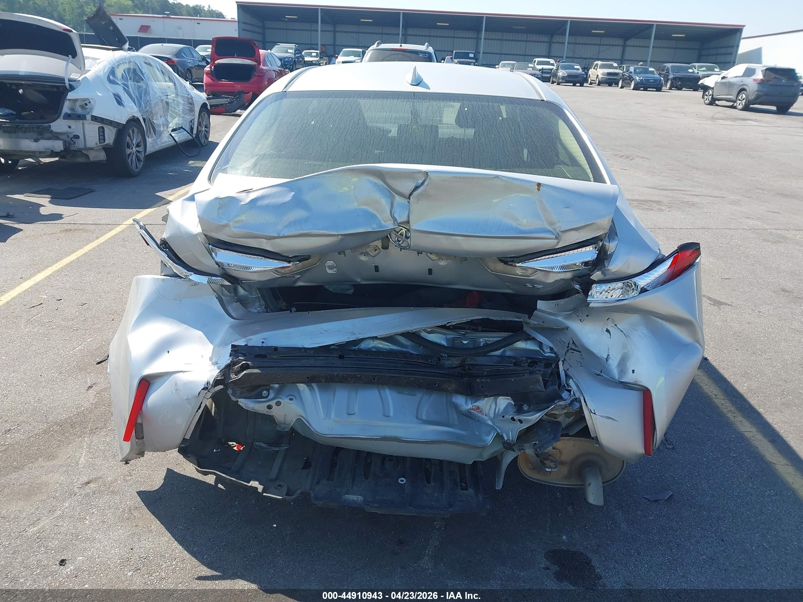 TOYOTA COROLLA image 6